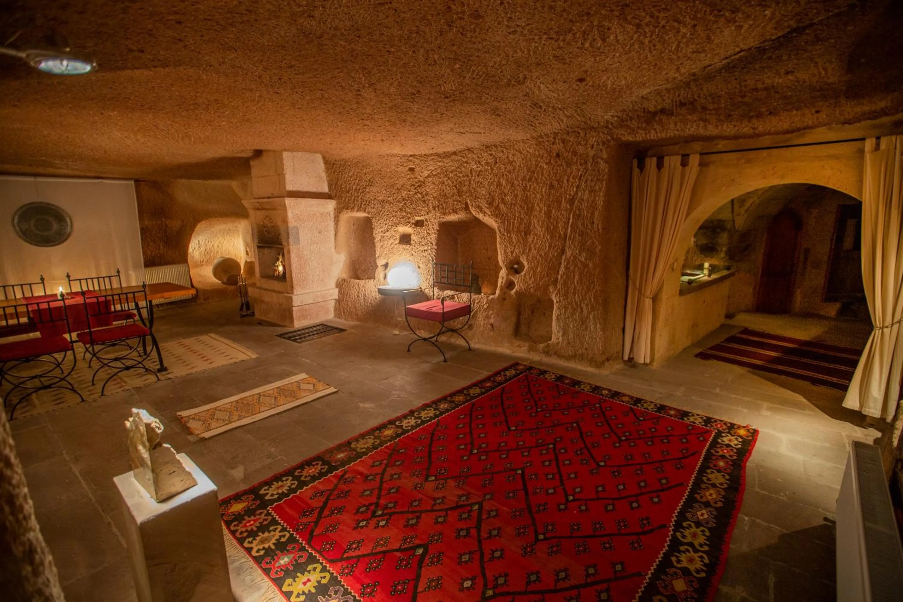 Living room in Asmalı Cave House