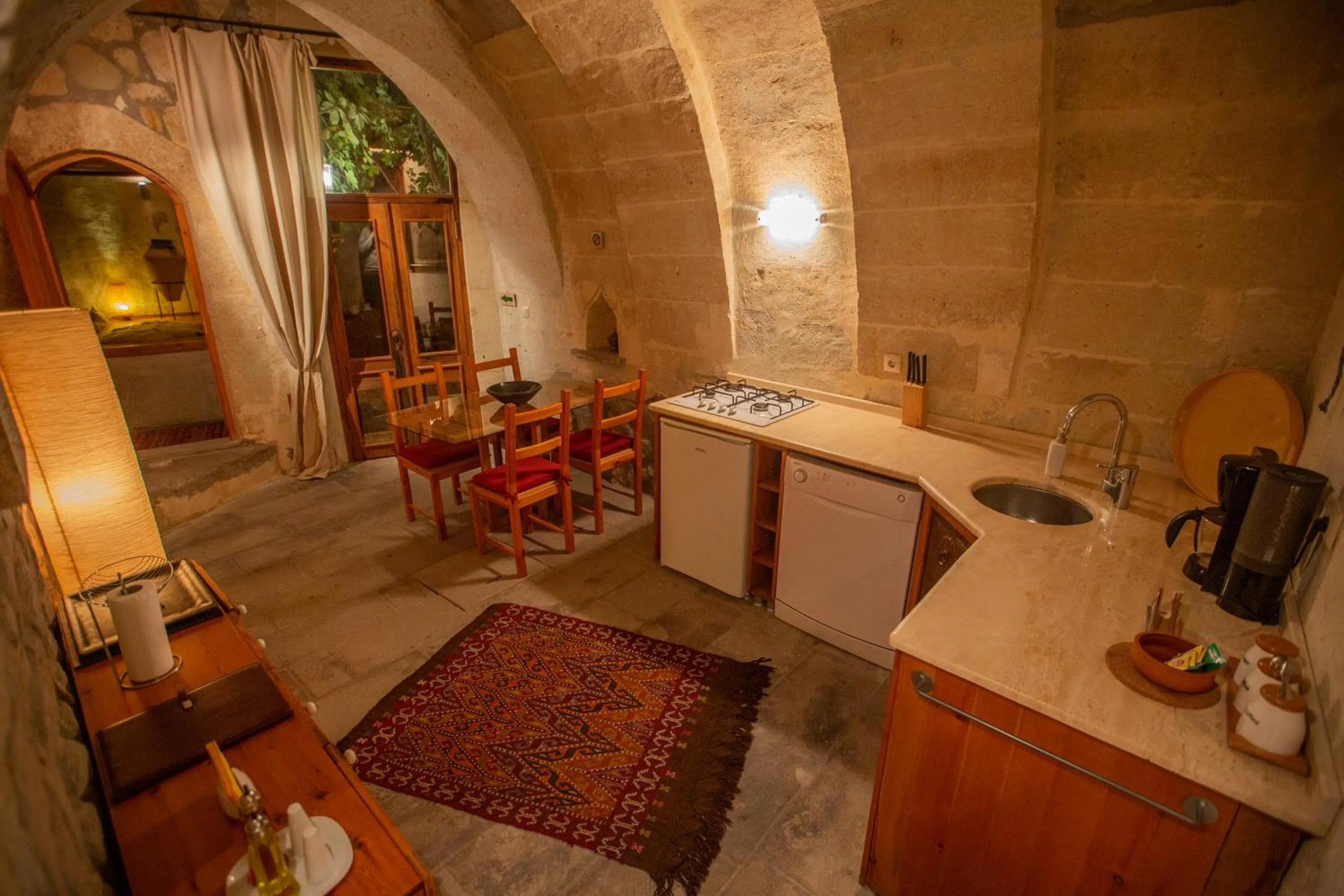 Kitchen or kitchenette in Asmalı Cave House