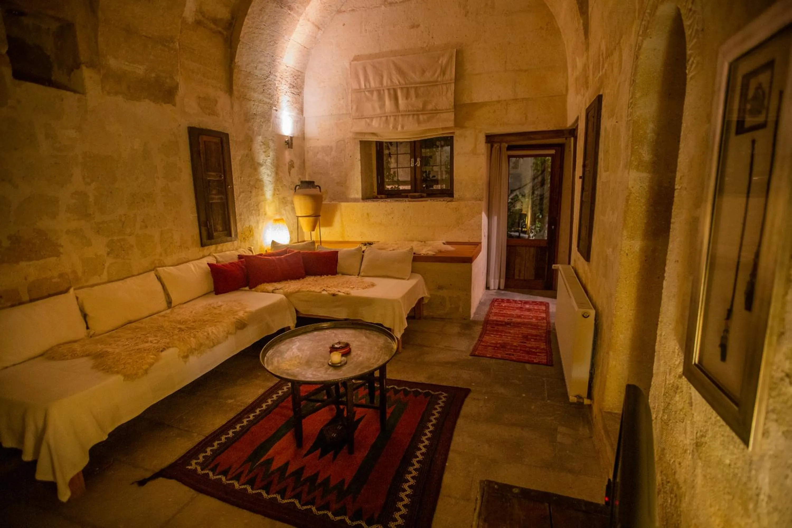 Living room in Asmalı Cave House