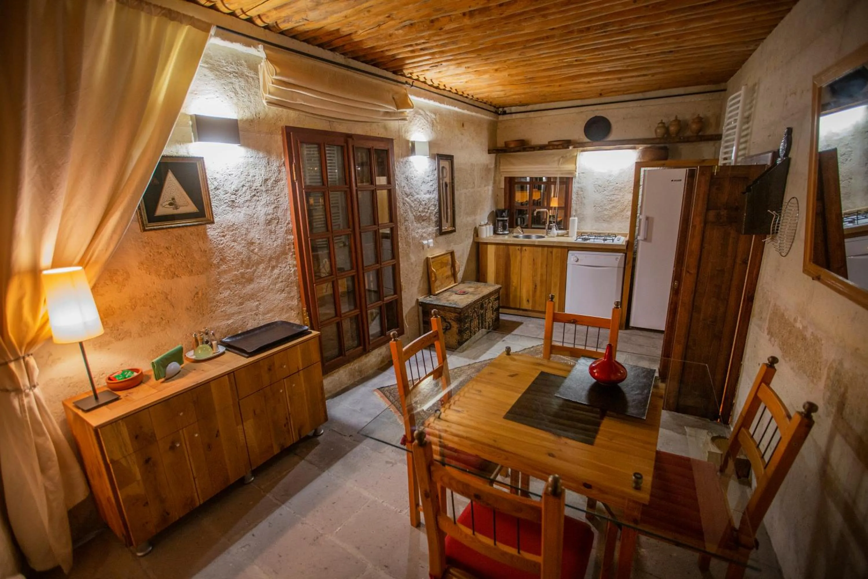 Kitchen or kitchenette in Asmalı Cave House