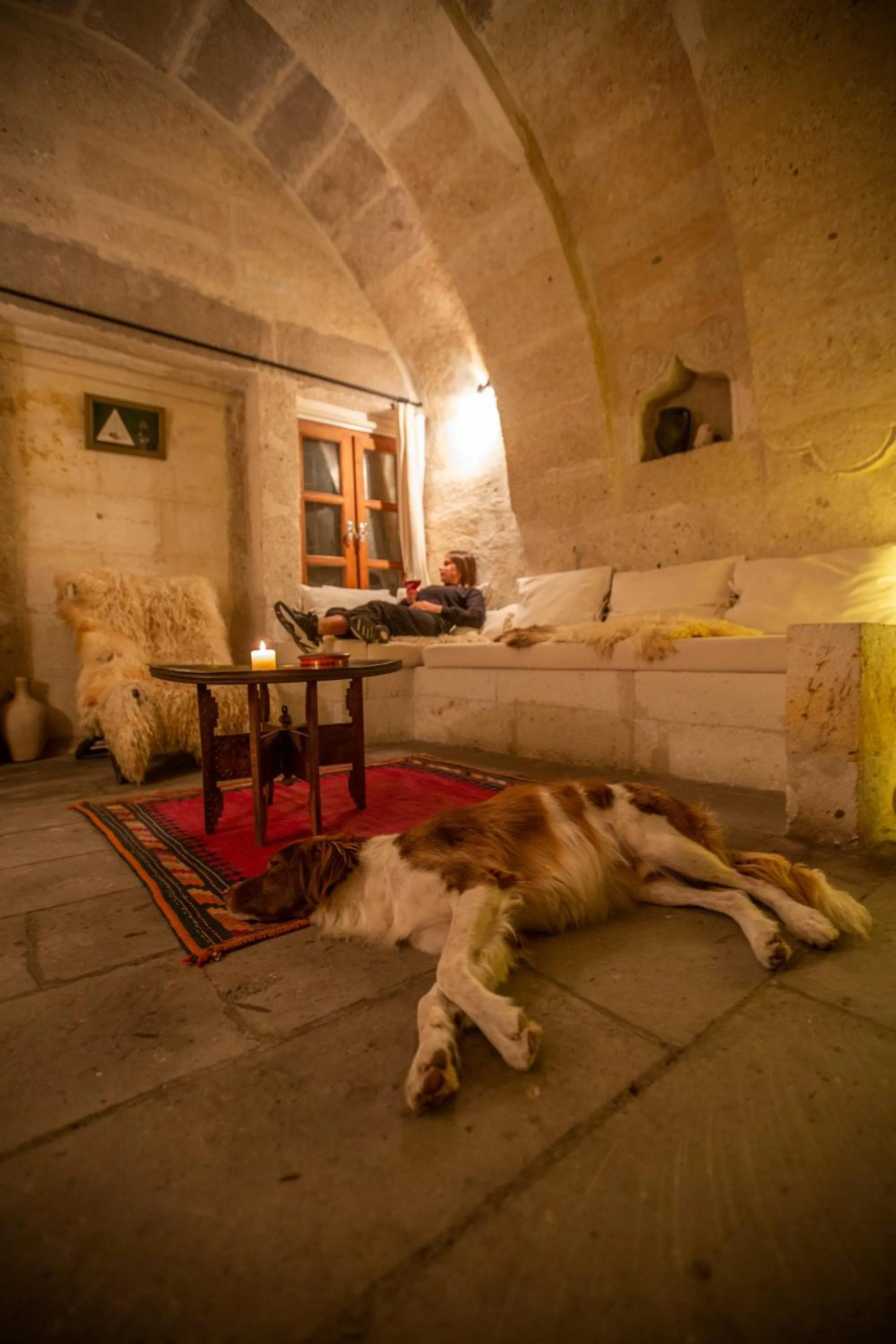 Living room in Asmalı Cave House