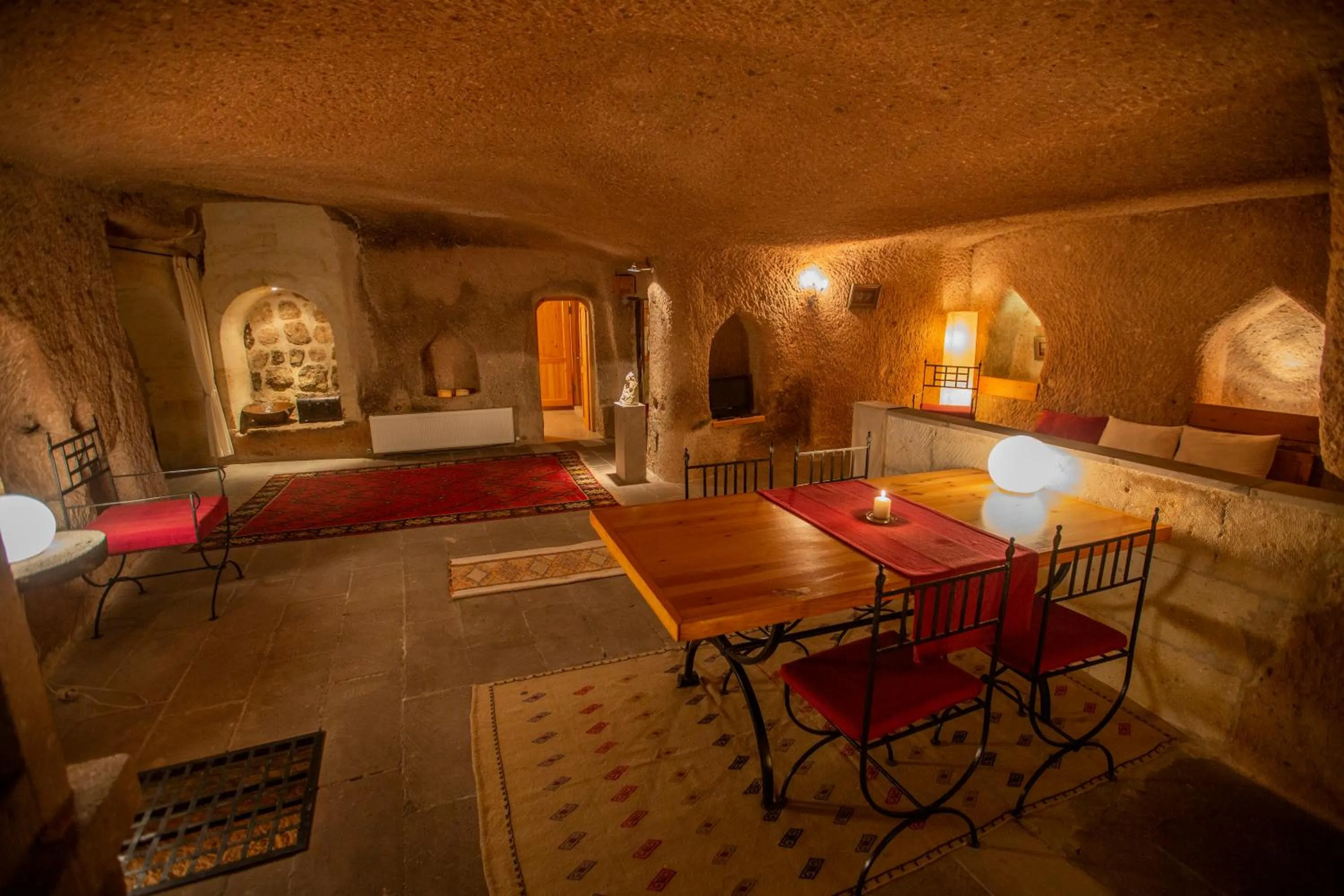 Living room in Asmalı Cave House