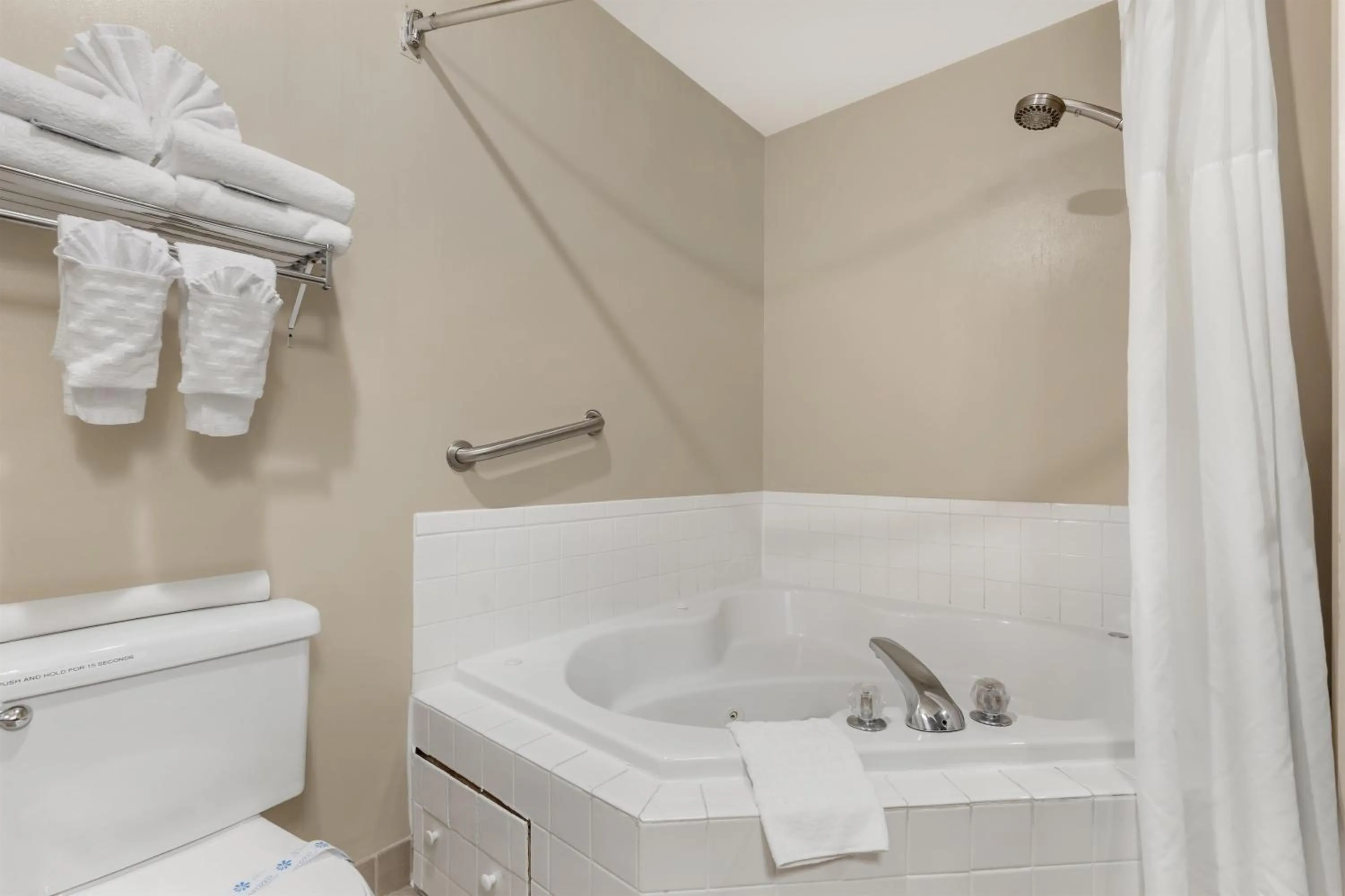 Bathroom in Best Western Sky Valley Inn