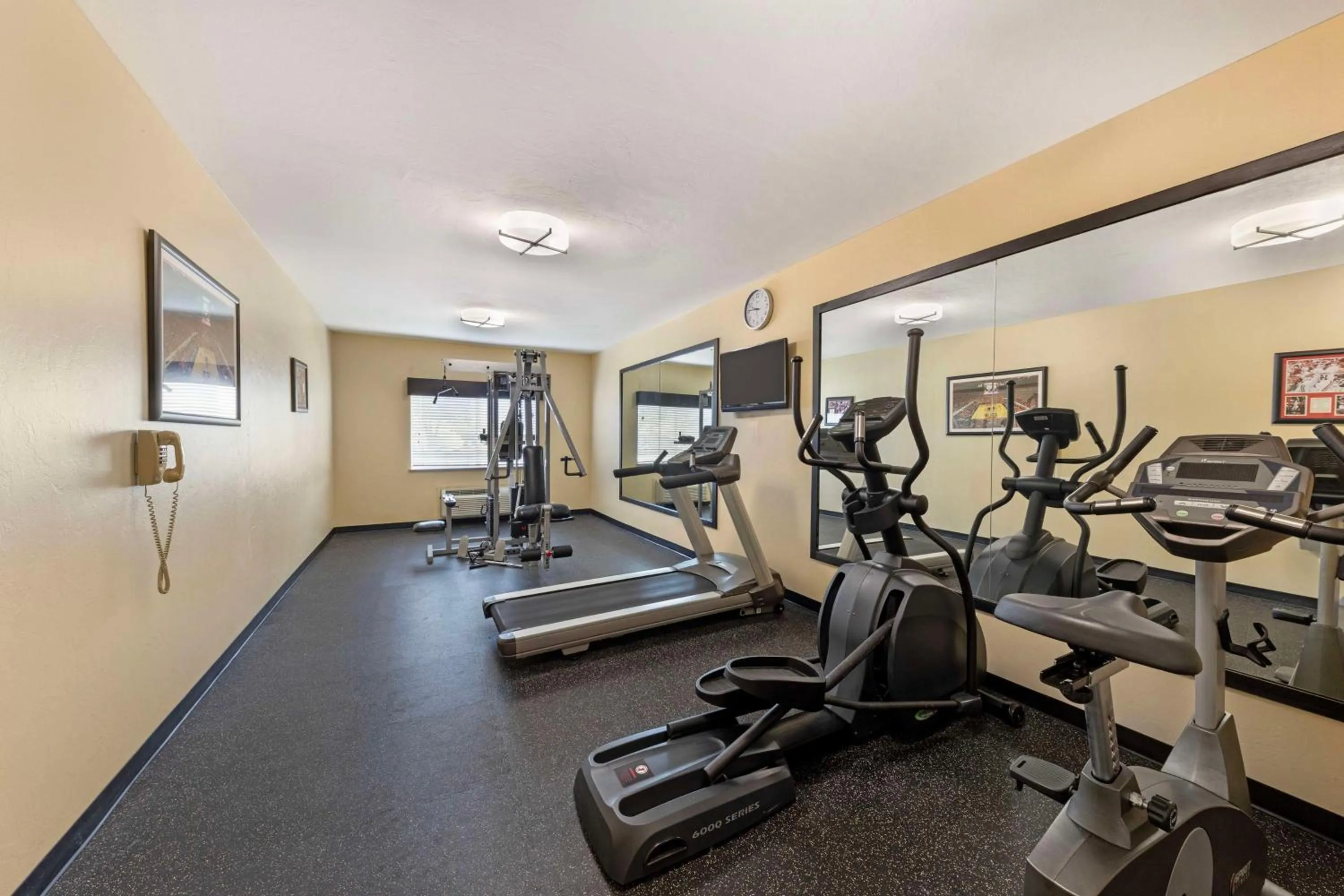 Fitness centre/facilities in Best Western Greentree Inn & Suites