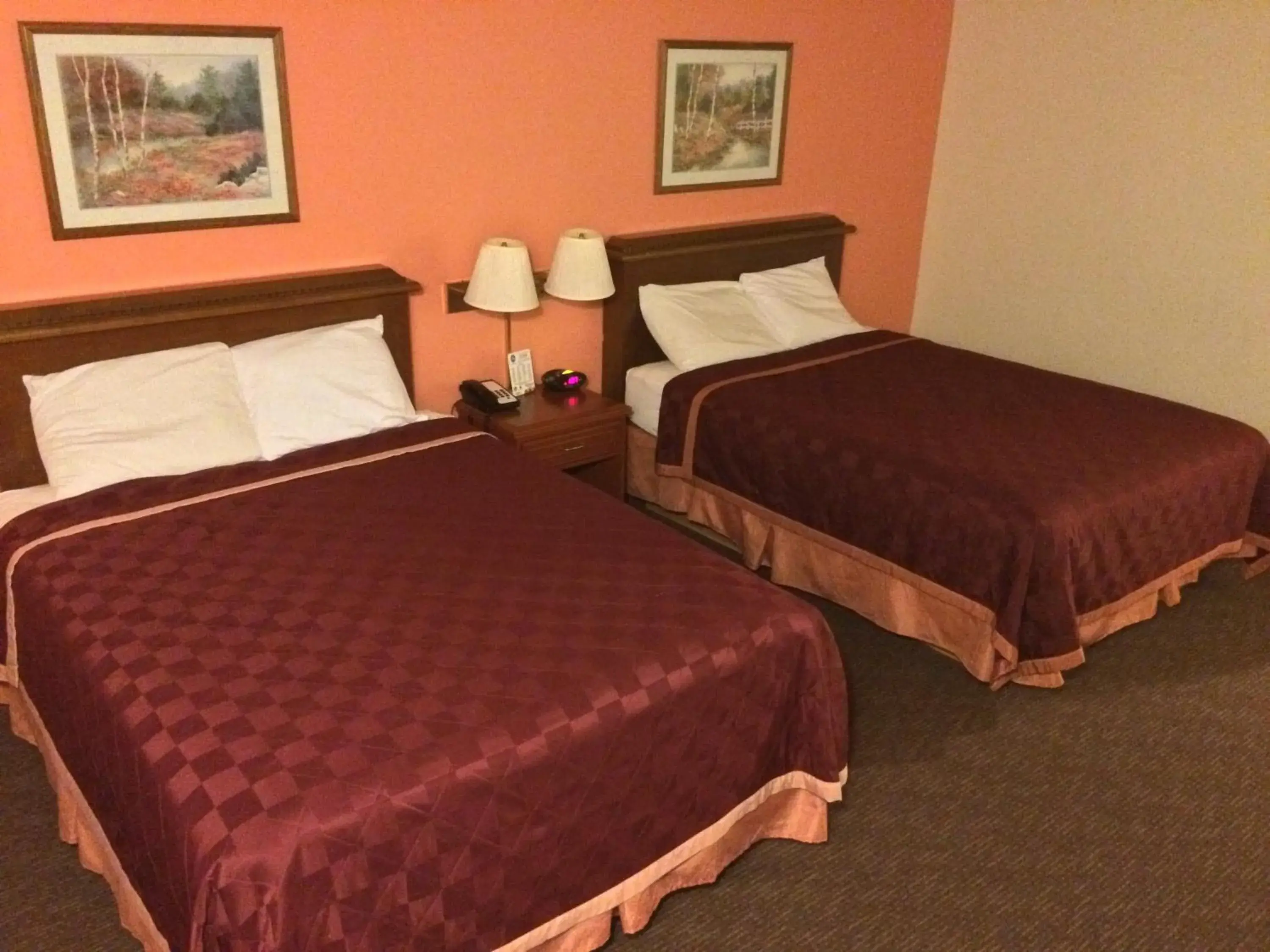 Photo of the whole room, Bed in King Oscar Motel Centralia Photo of the whole room, Bed in King Oscar Motel Centralia