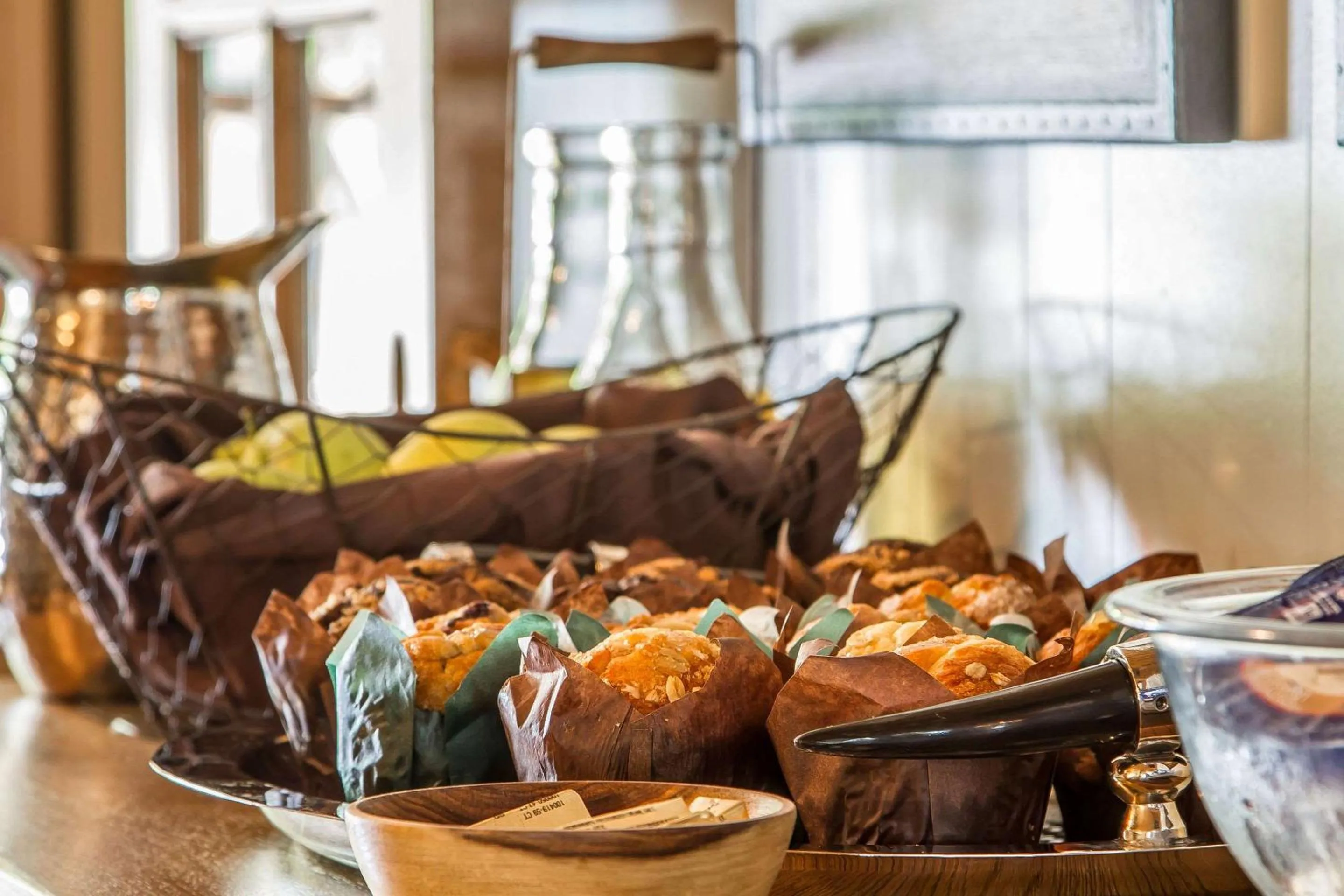 Breakfast in Sierra Sky Ranch