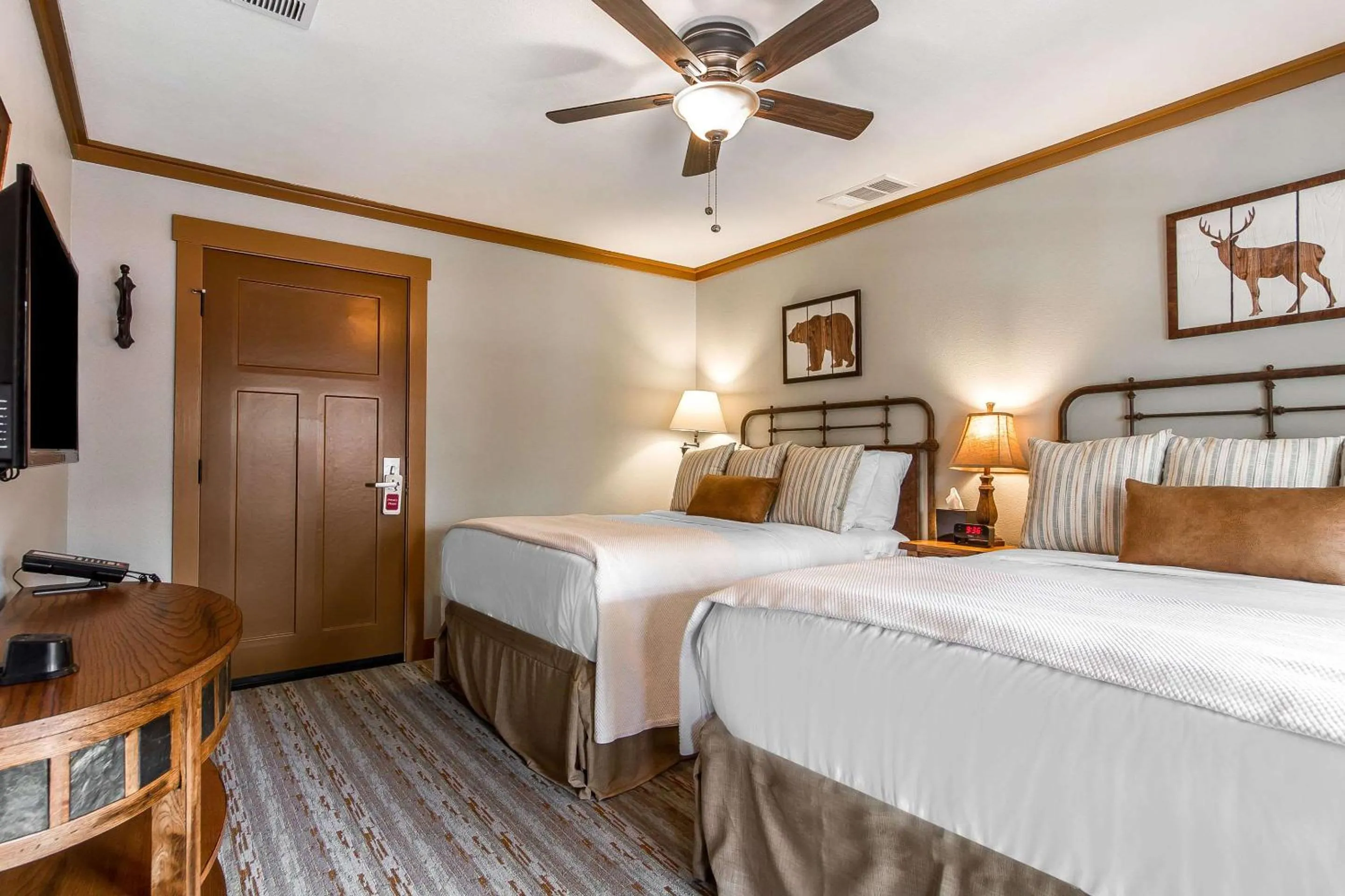 Bedroom, Bed in Sierra Sky Ranch