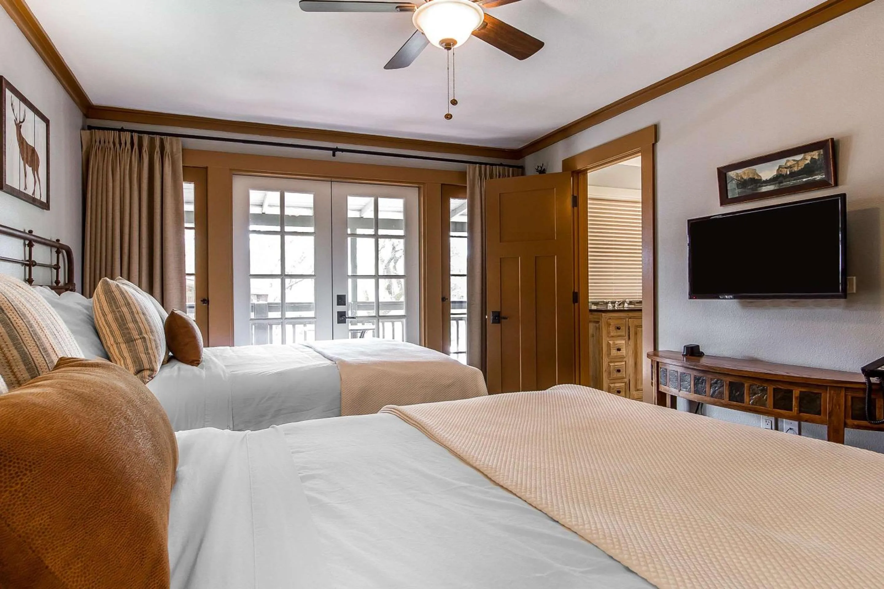 Bedroom, Bed in Sierra Sky Ranch