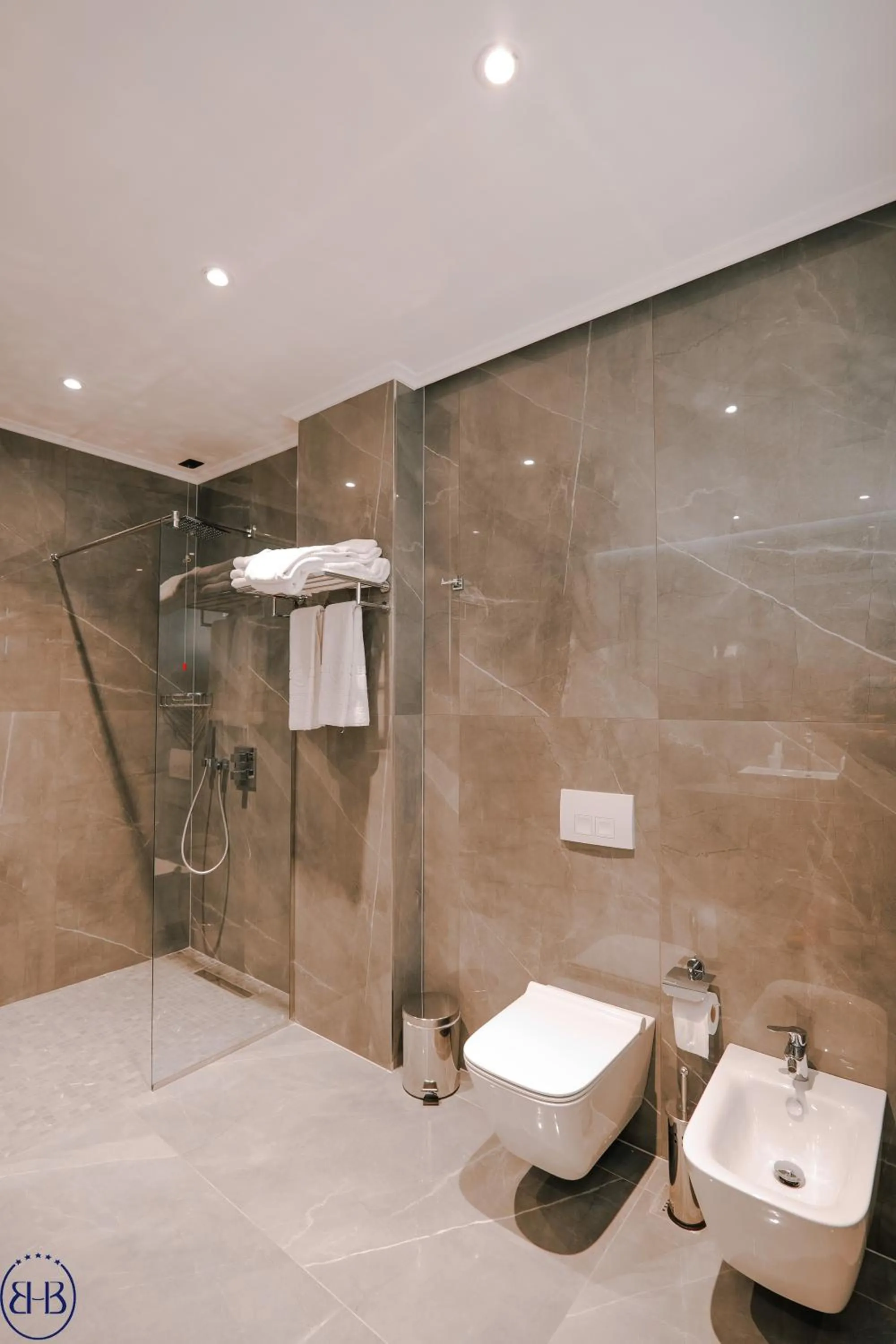 Shower in Hotel Saranda Butrinti, Affiliated by Melia