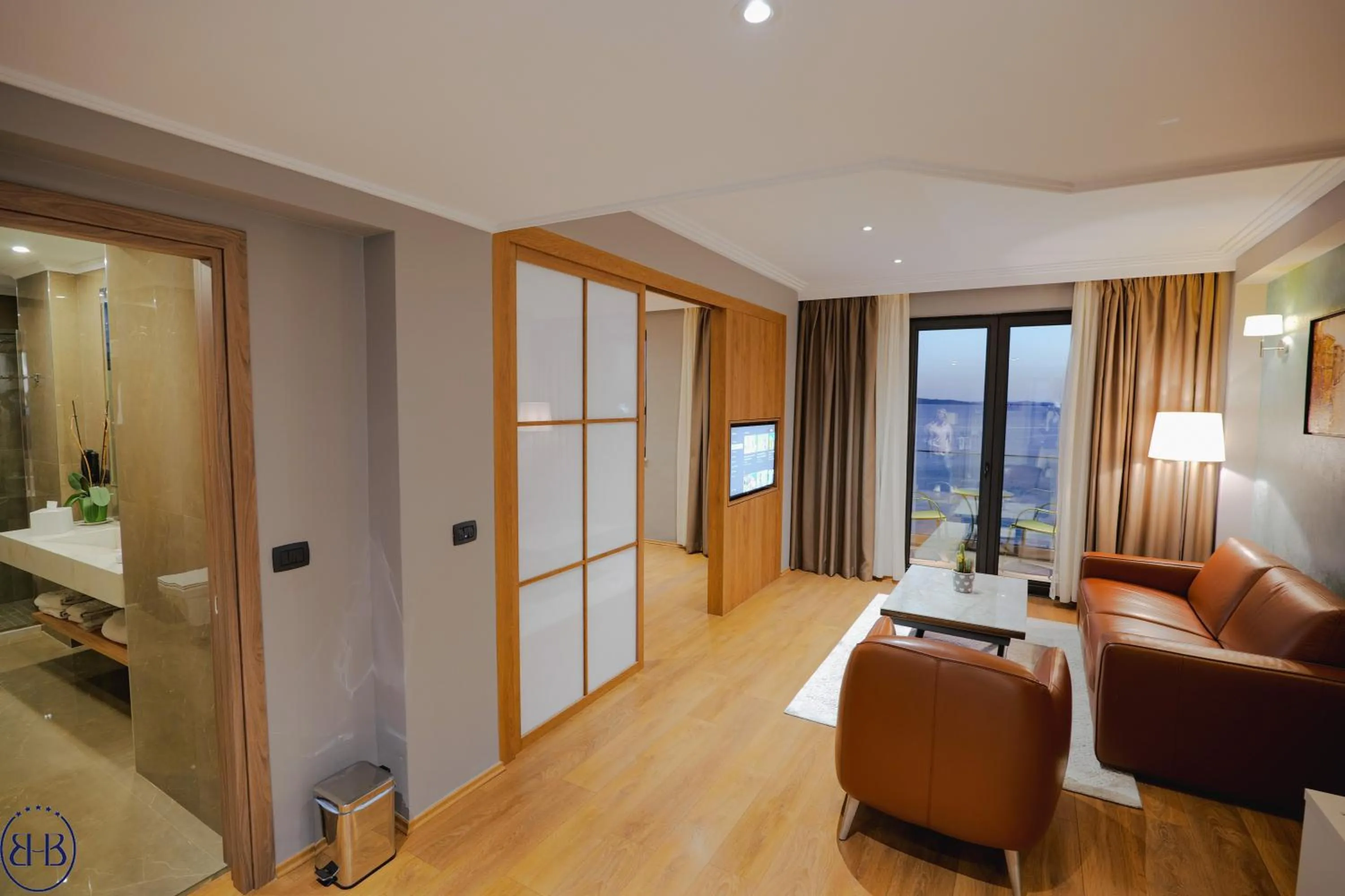 Living room, Bed in Hotel Saranda Butrinti, Affiliated by Melia