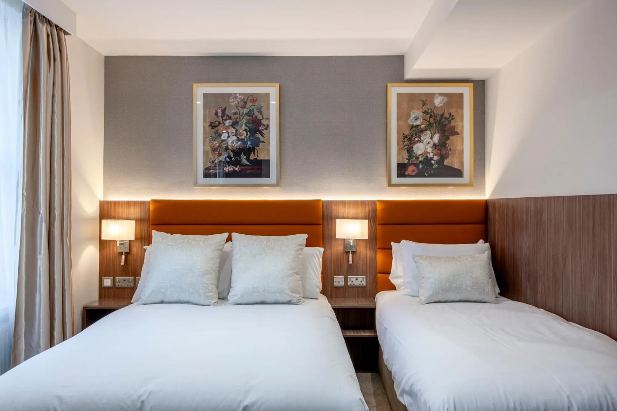 Bedroom, Bed in The Castleton Hotel