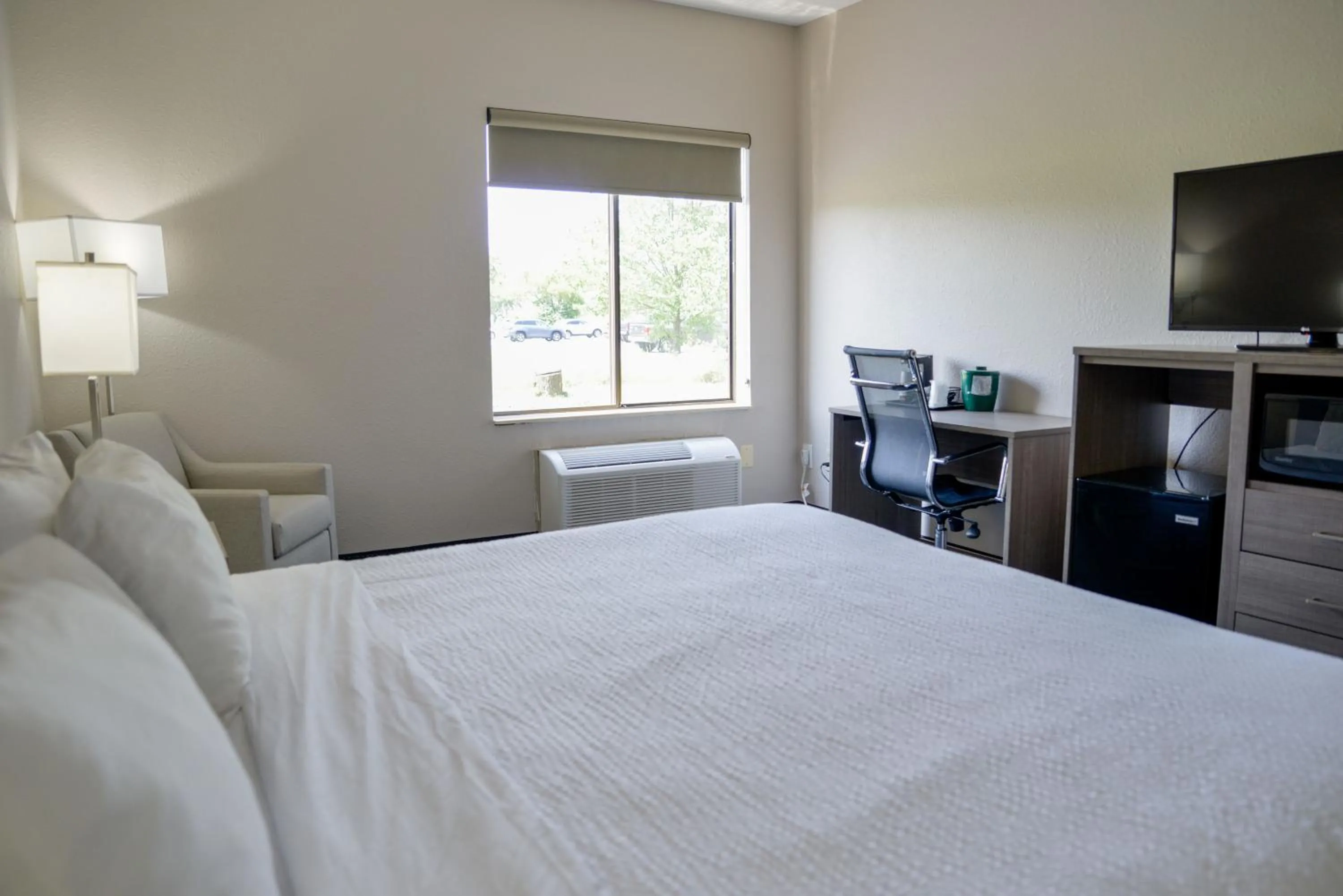 Bedroom, Bed in Baymont by Wyndham O'Fallon St. Louis Area