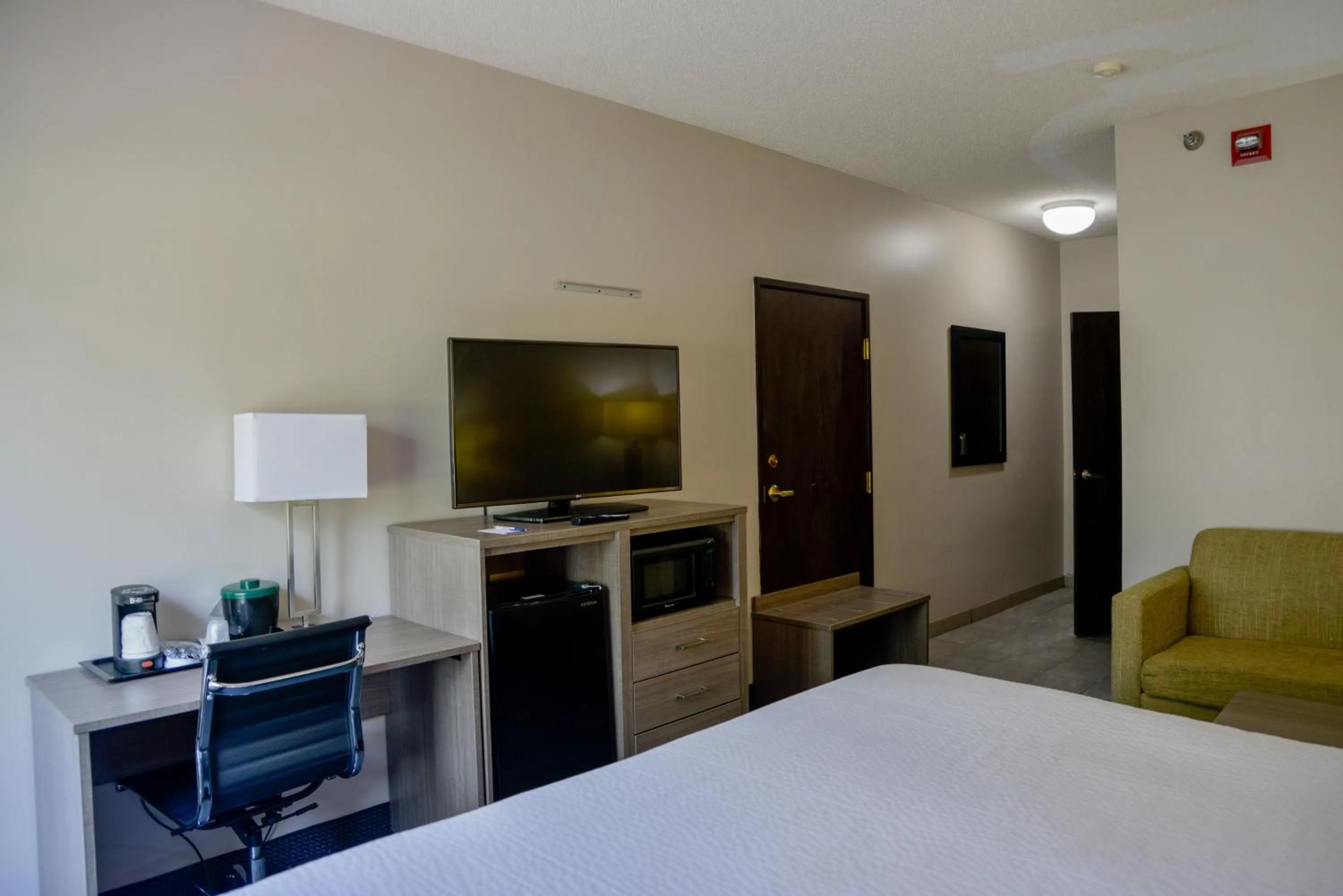 Bedroom, Bed in Baymont by Wyndham O'Fallon St. Louis Area