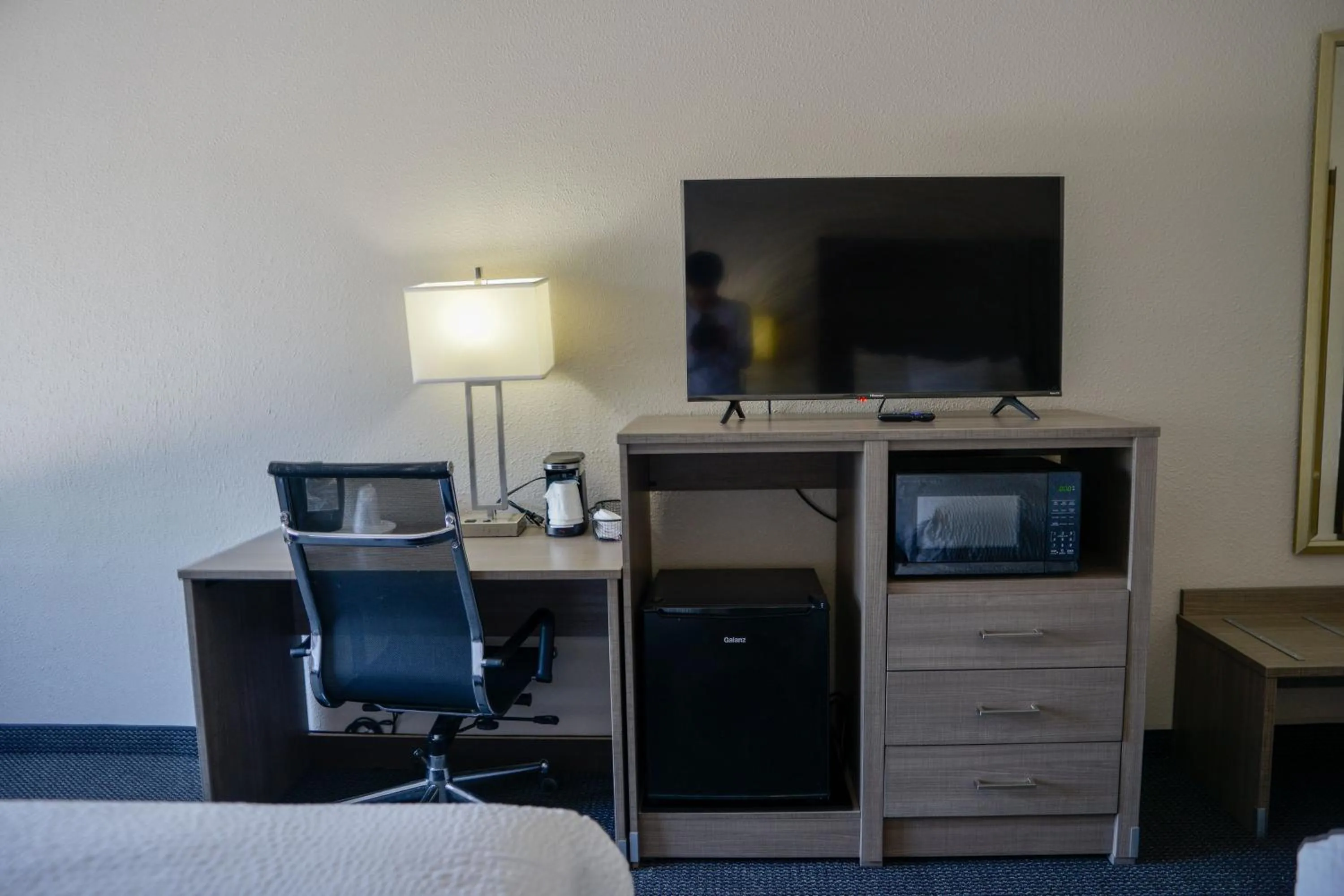 TV and multimedia in Baymont by Wyndham O'Fallon St. Louis Area