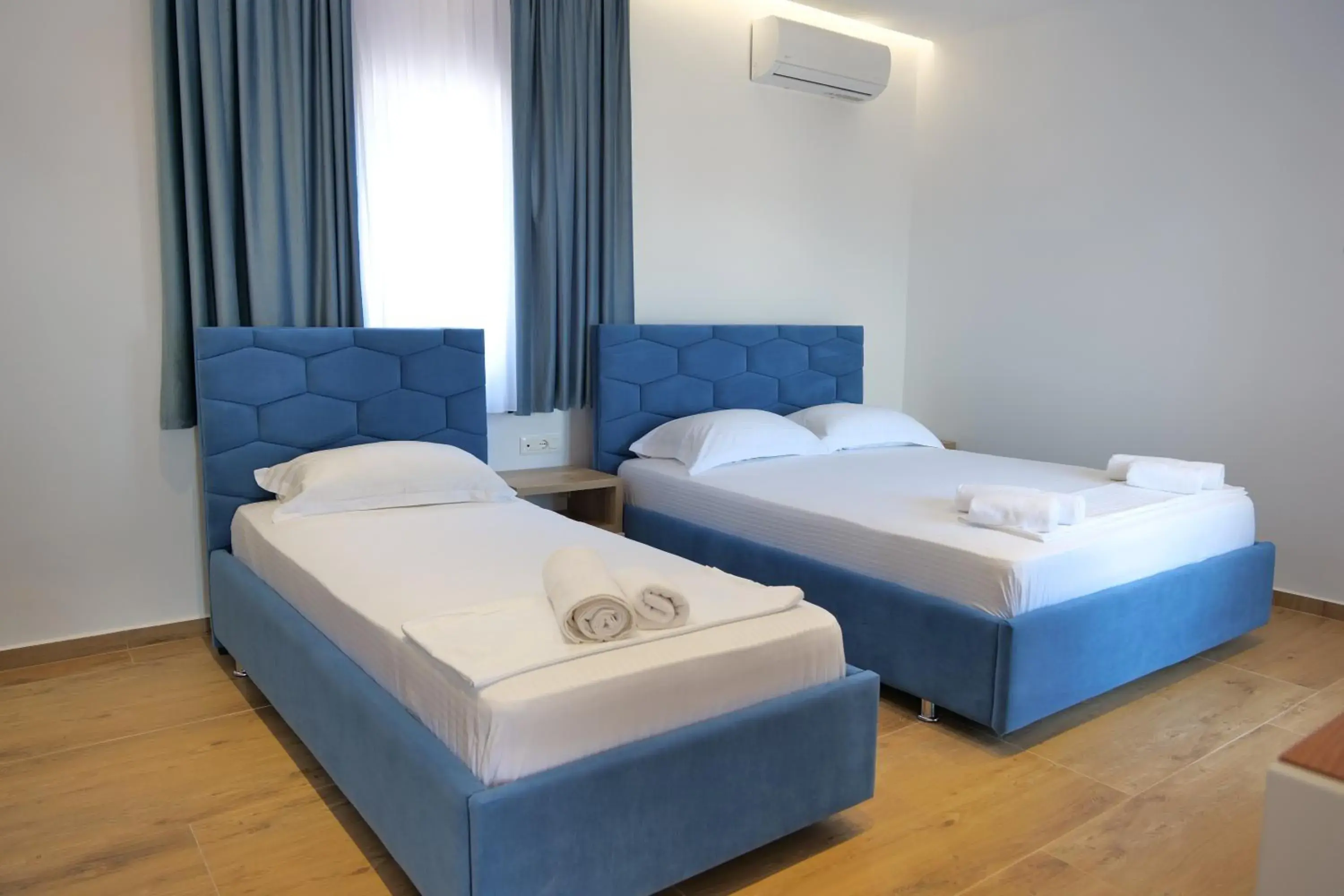 Triple Room with Balcony in Summer Point Hotel Triple Room with Balcony in Summer Point Hotel