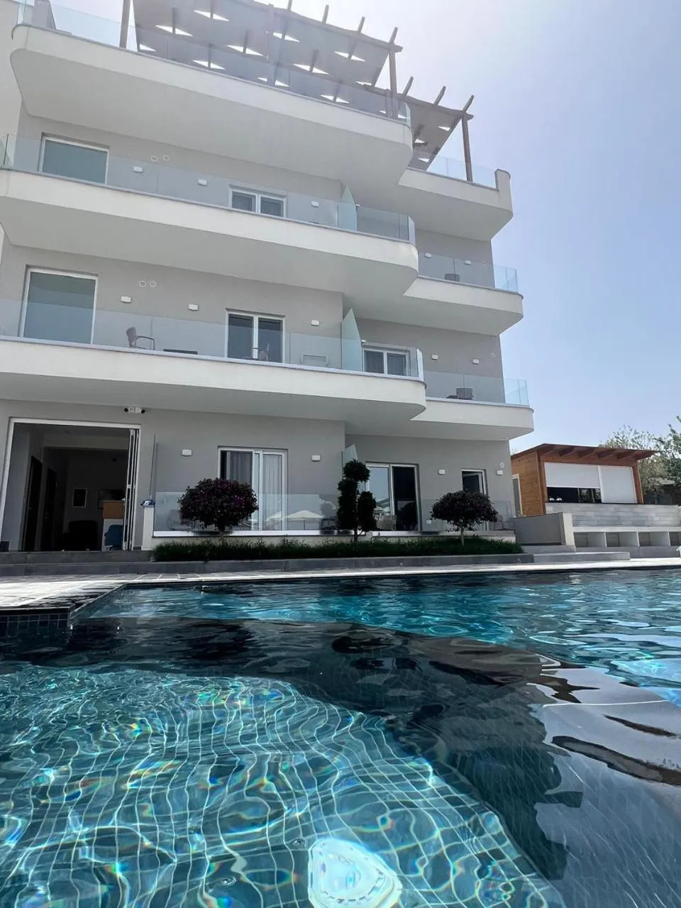 Facade/entrance in Summer Point Hotel