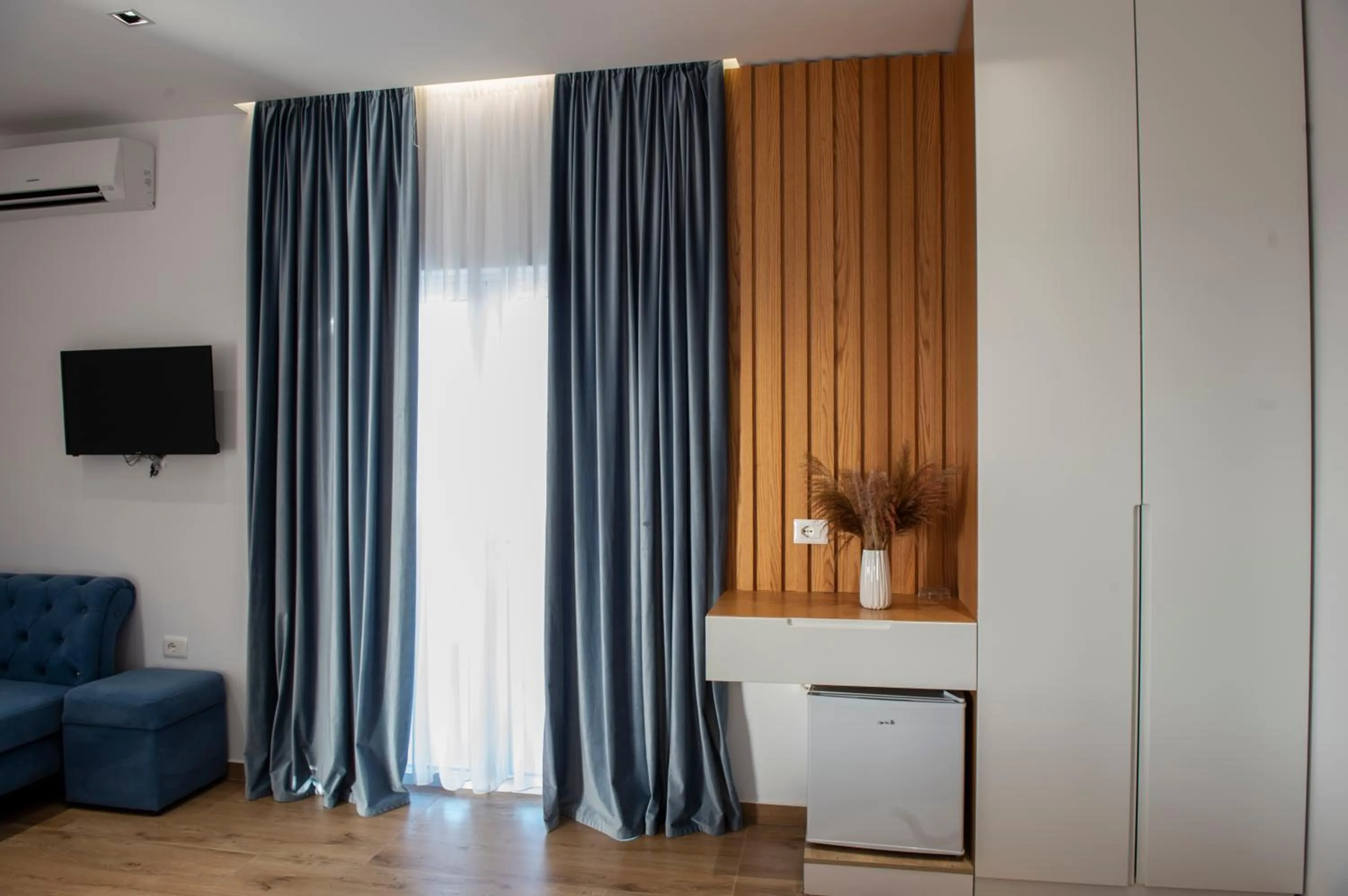 Bedroom in Summer Point Hotel