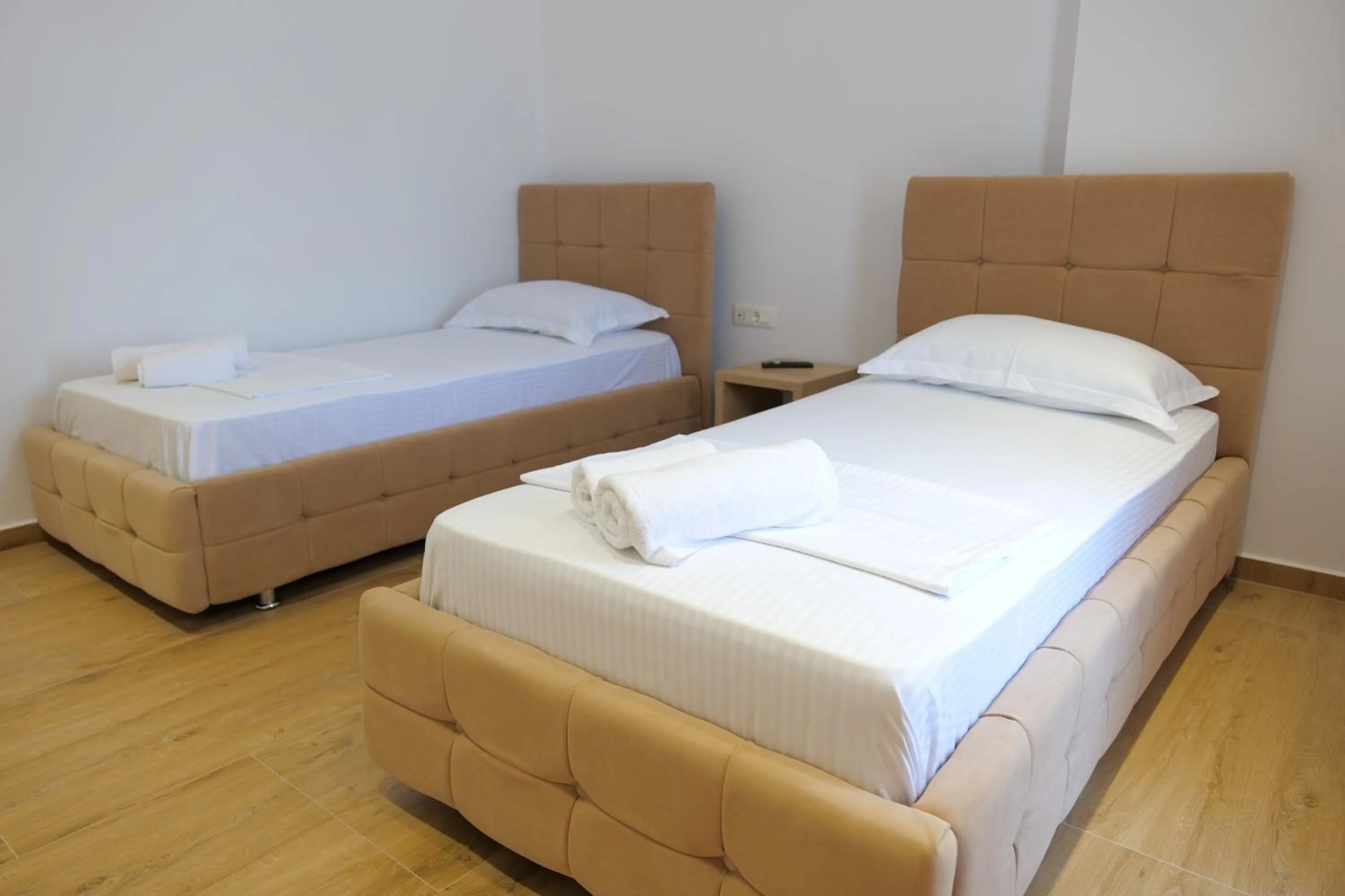 Bedroom, Bed in Summer Point Hotel