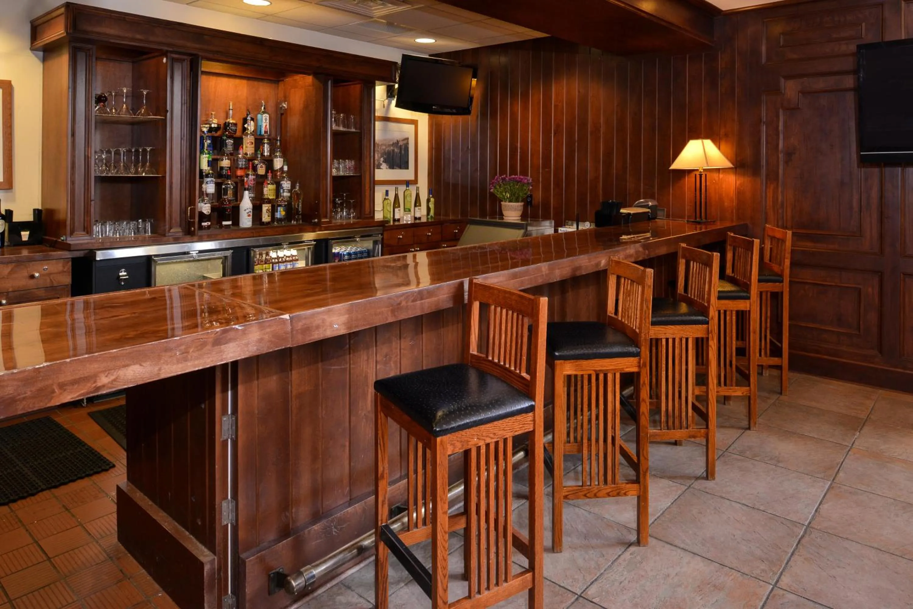 Lounge or bar in The Lodge at Big Sky