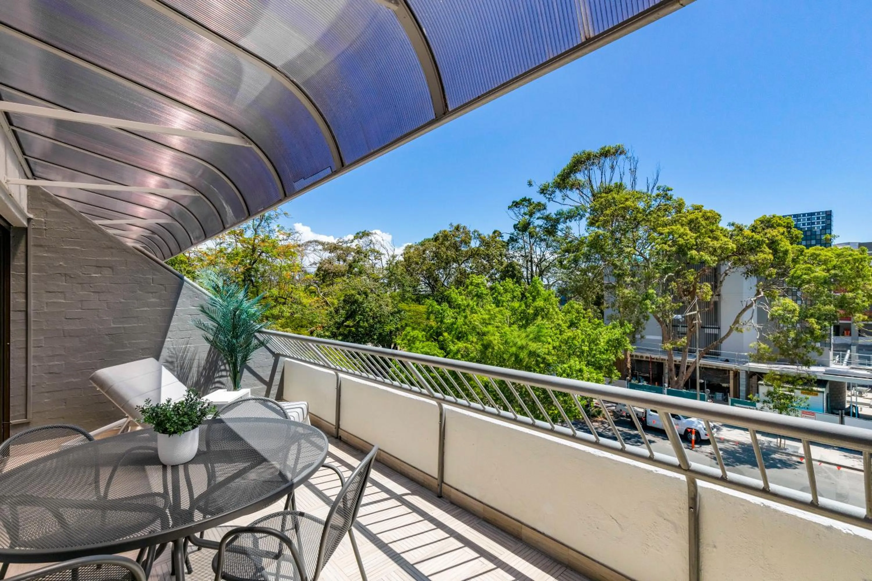 Balcony/Terrace in Saks on Hastings