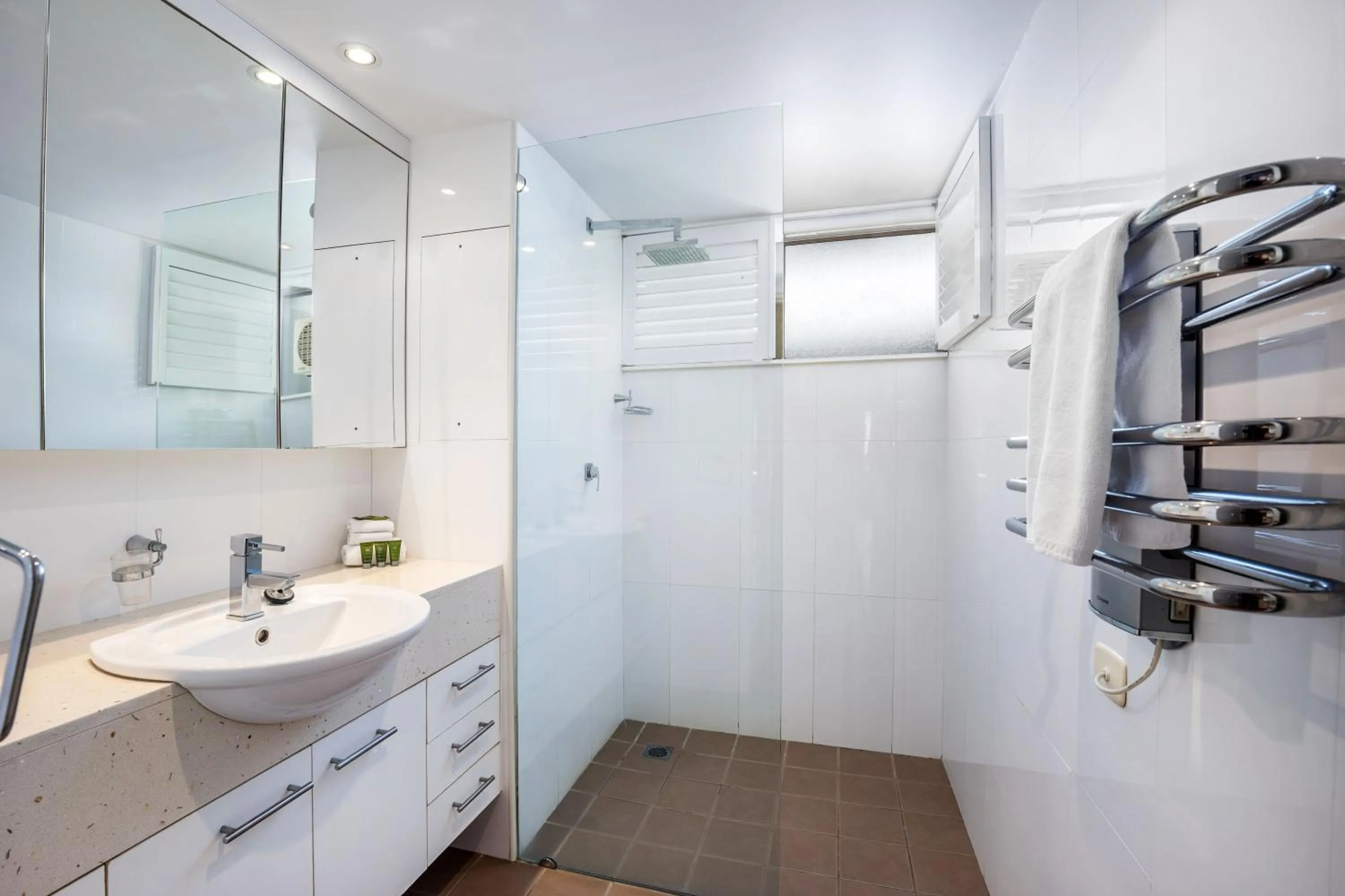 Bathroom in Saks on Hastings