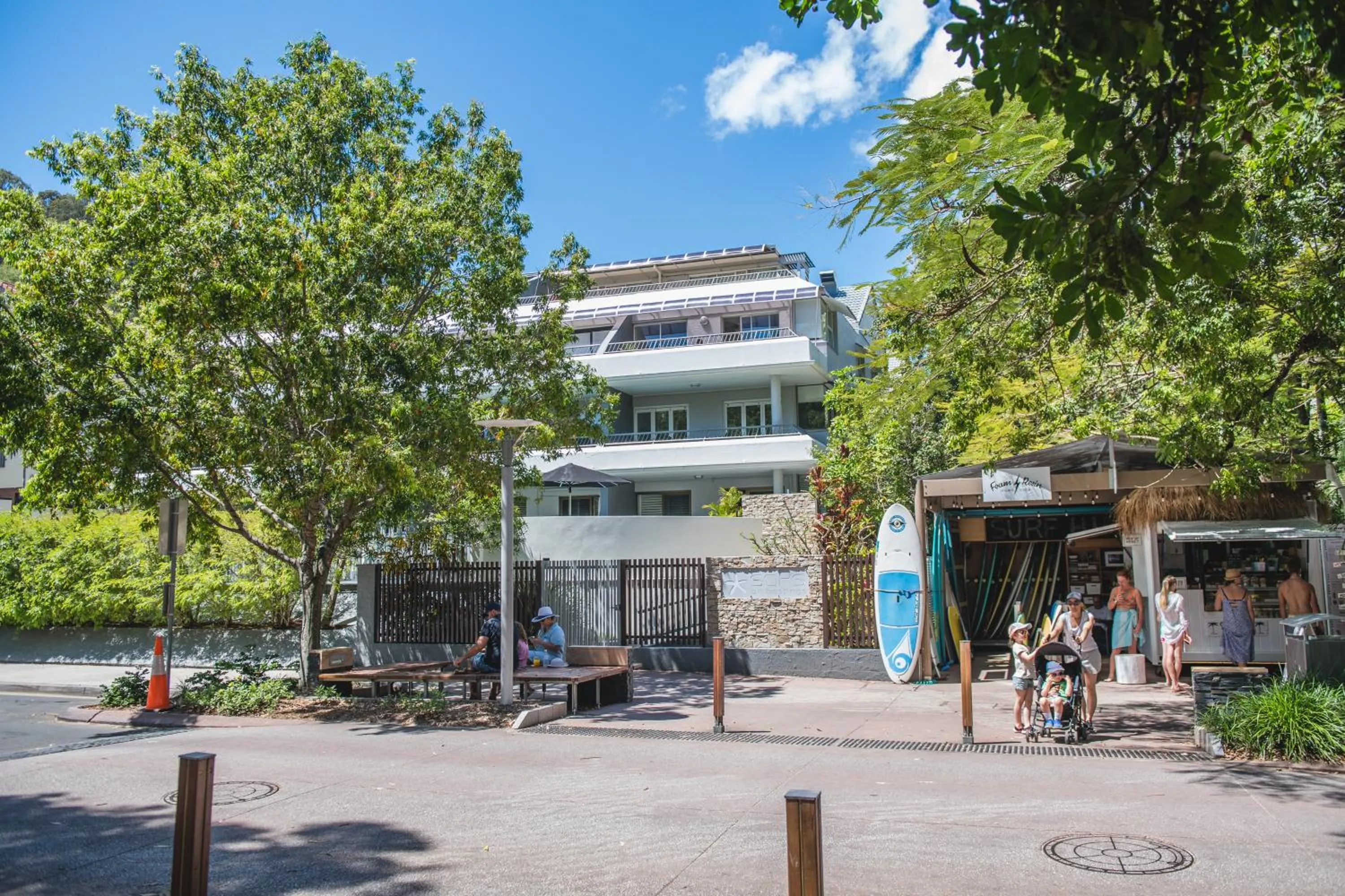 Property building in Saks on Hastings