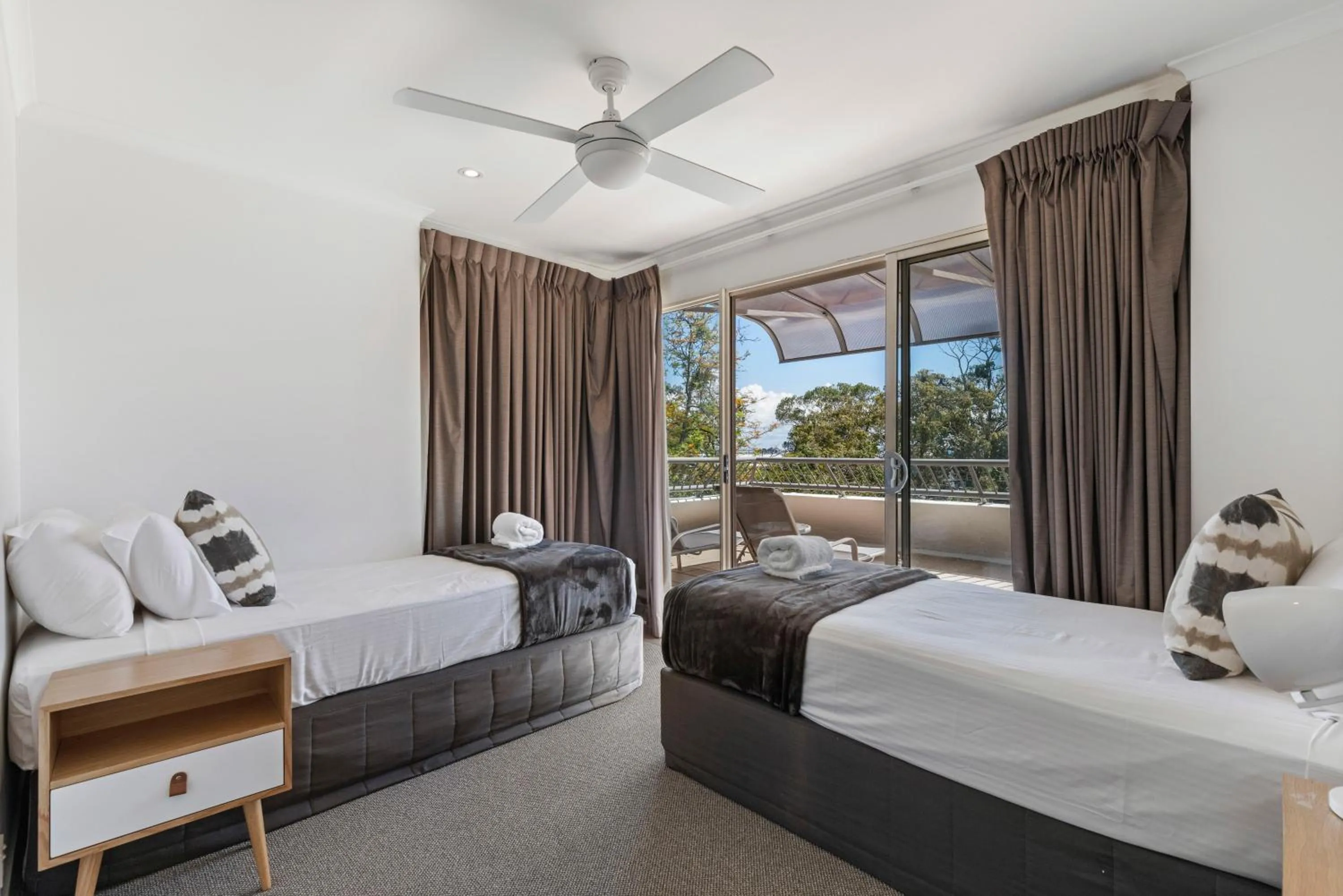 Bedroom, Bed in Saks on Hastings