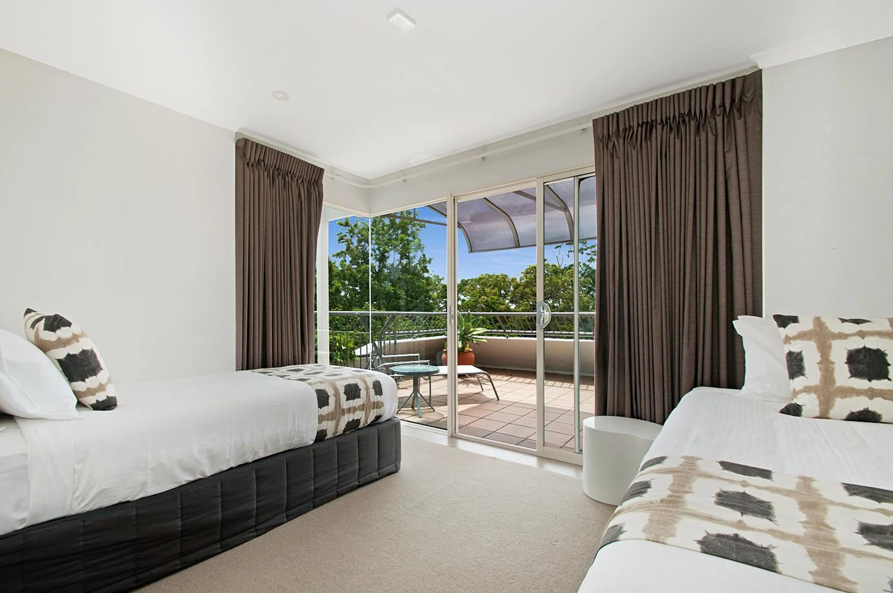 Bedroom, Bed in Saks on Hastings