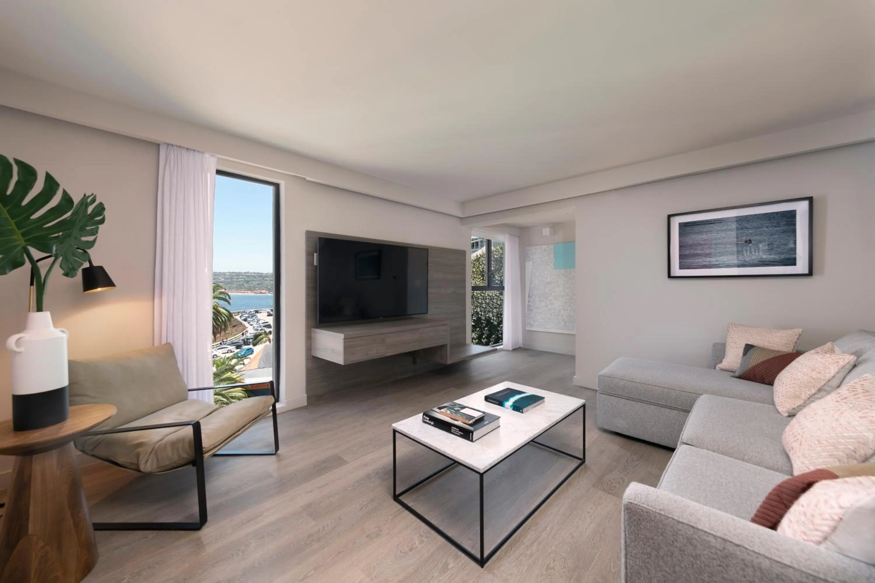 Living room in La Jolla Cove Suites