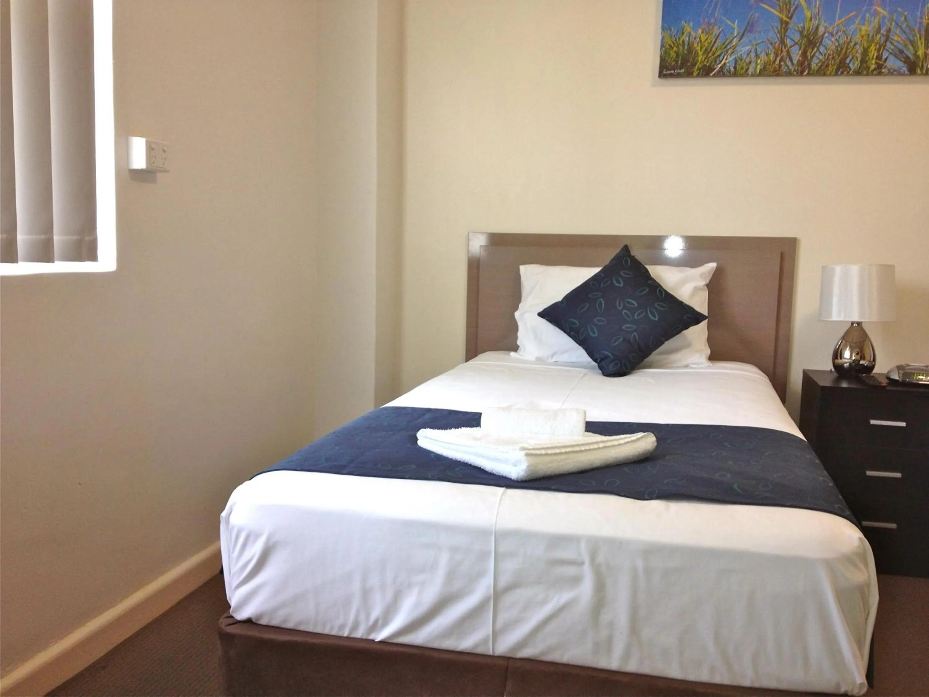 Bedroom, Bed in Lees Hotel