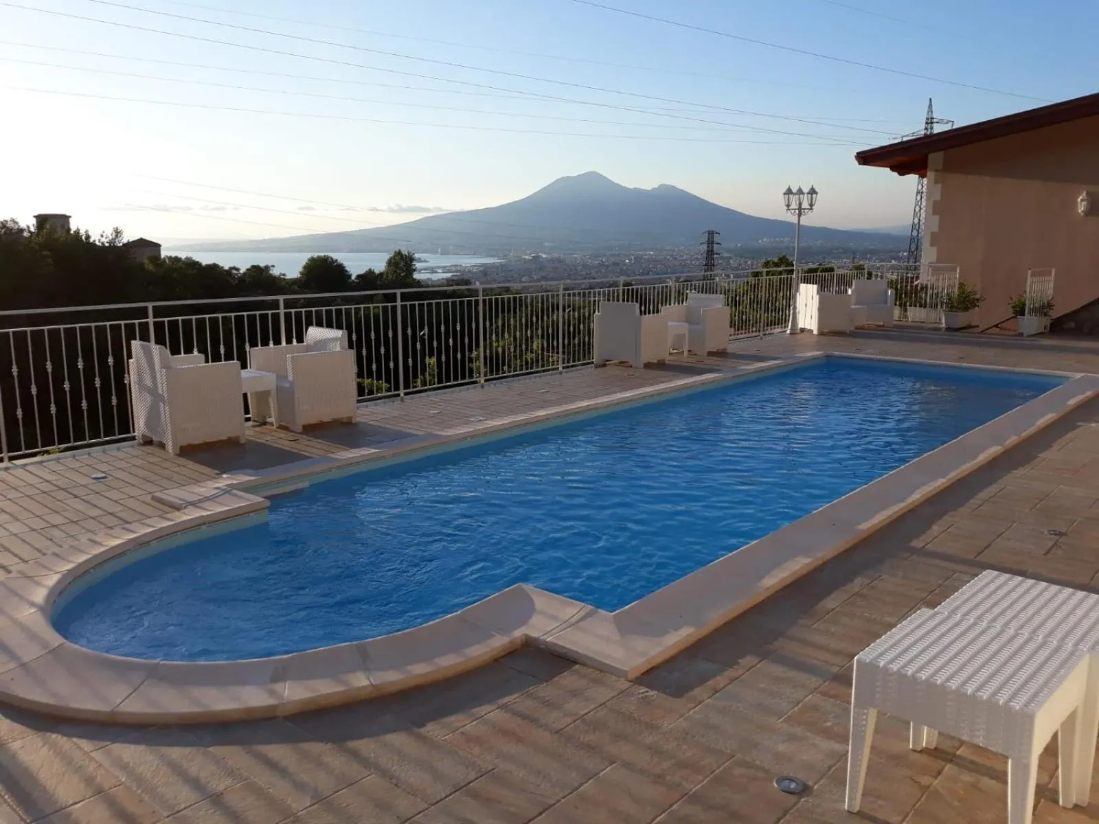 Swimming pool in B&B Villa Catiè