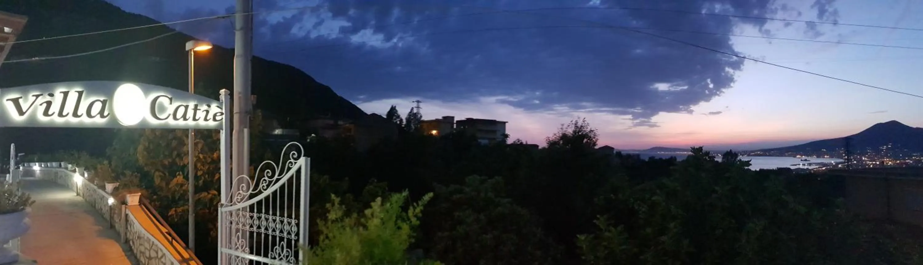 Facade/entrance in B&B Villa Catiè