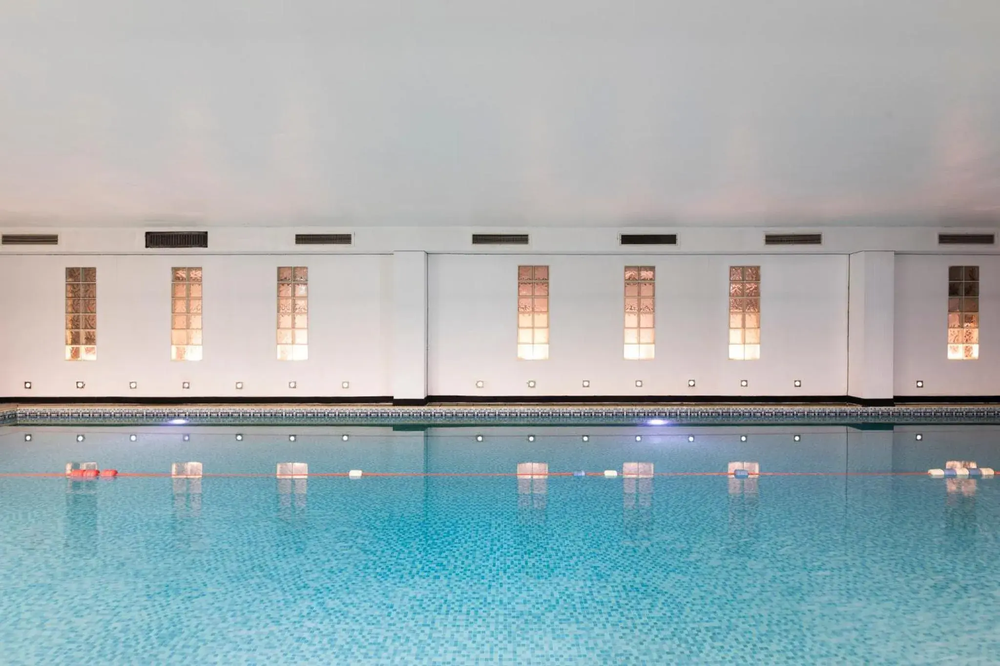 Swimming pool in Holiday Inn Milton Keynes Central by IHG Swimming pool in Holiday Inn Milton Keynes Central by IHG