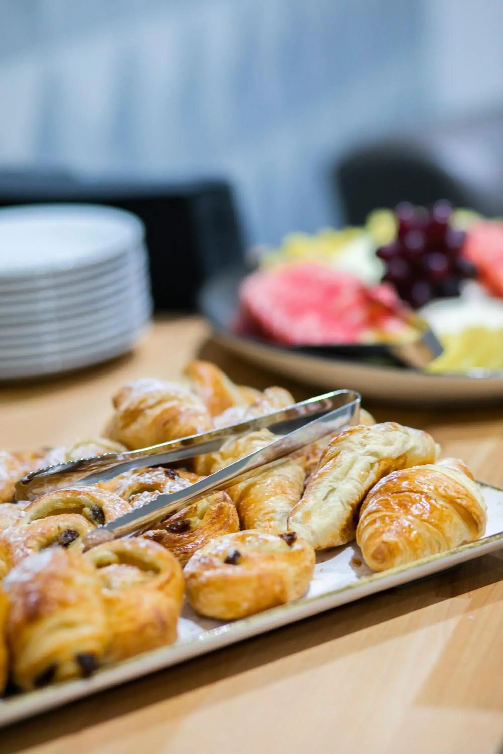 Breakfast in Holiday Inn Milton Keynes Central by IHG Breakfast in Holiday Inn Milton Keynes Central by IHG