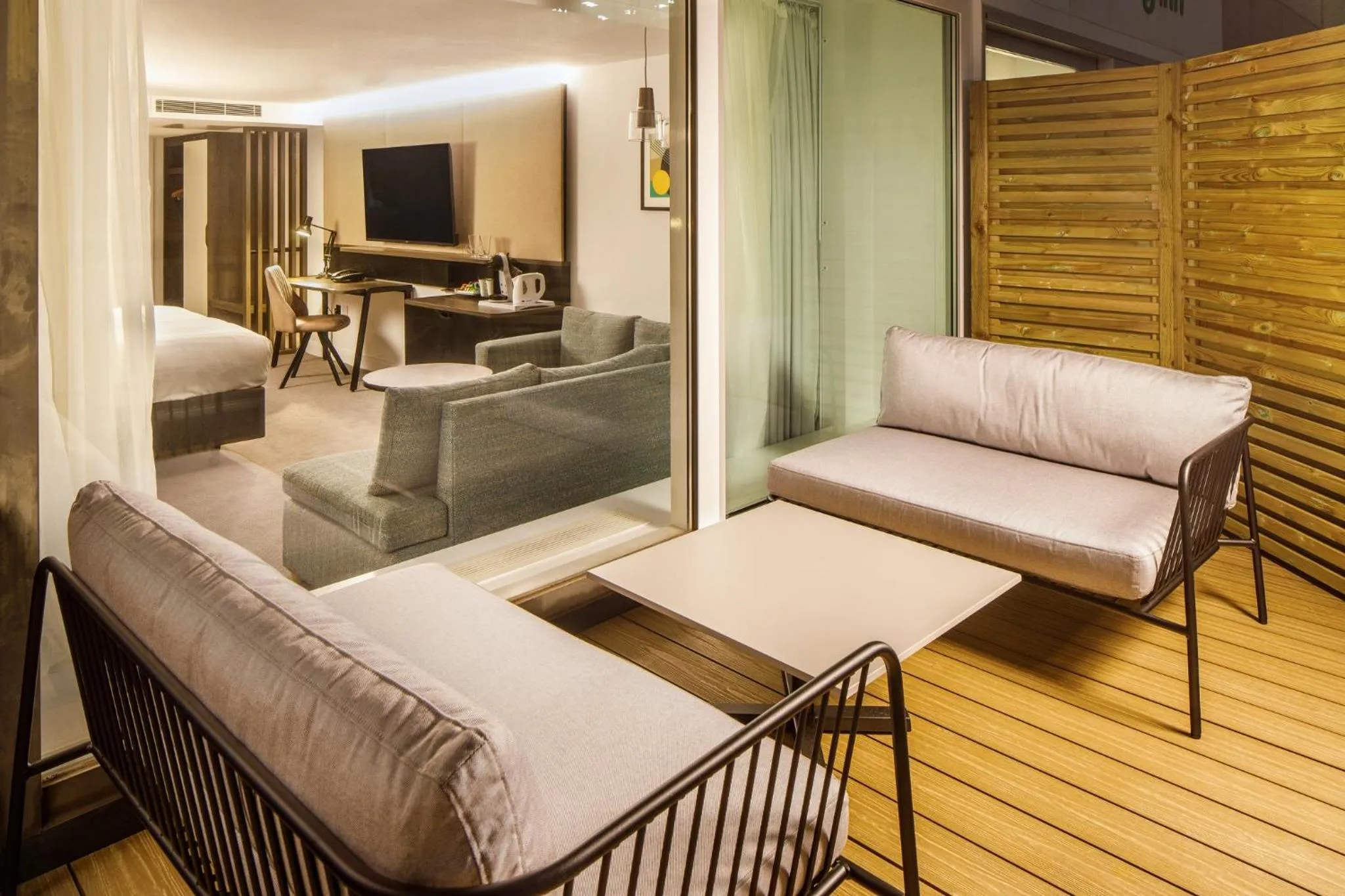 Photo of the whole room in Holiday Inn Milton Keynes Central by IHG