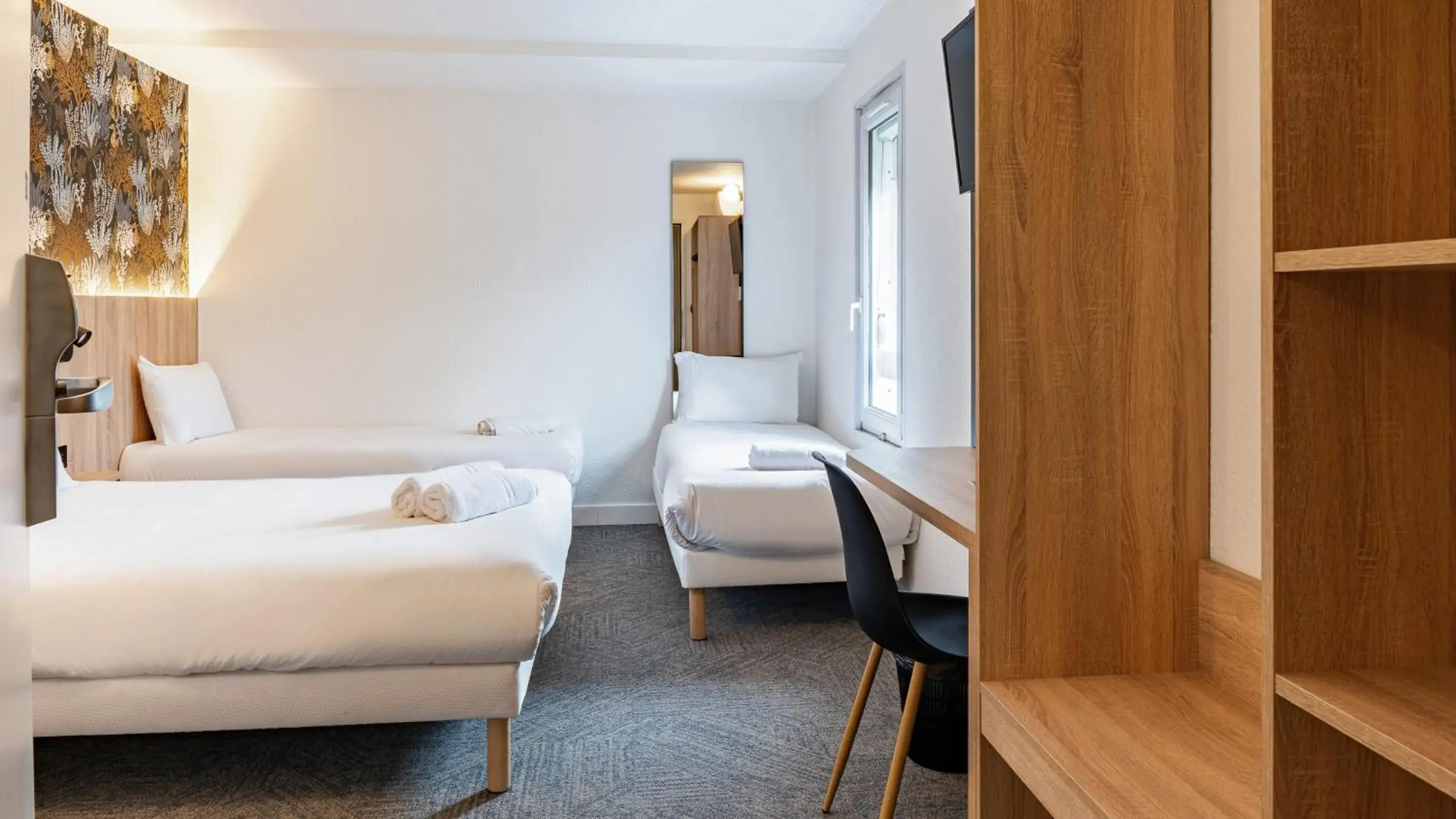 Family Room (2 Adults + 2 Children) in Quick Palace Anglet Family Room (2 Adults + 2 Children) in Quick Palace Anglet