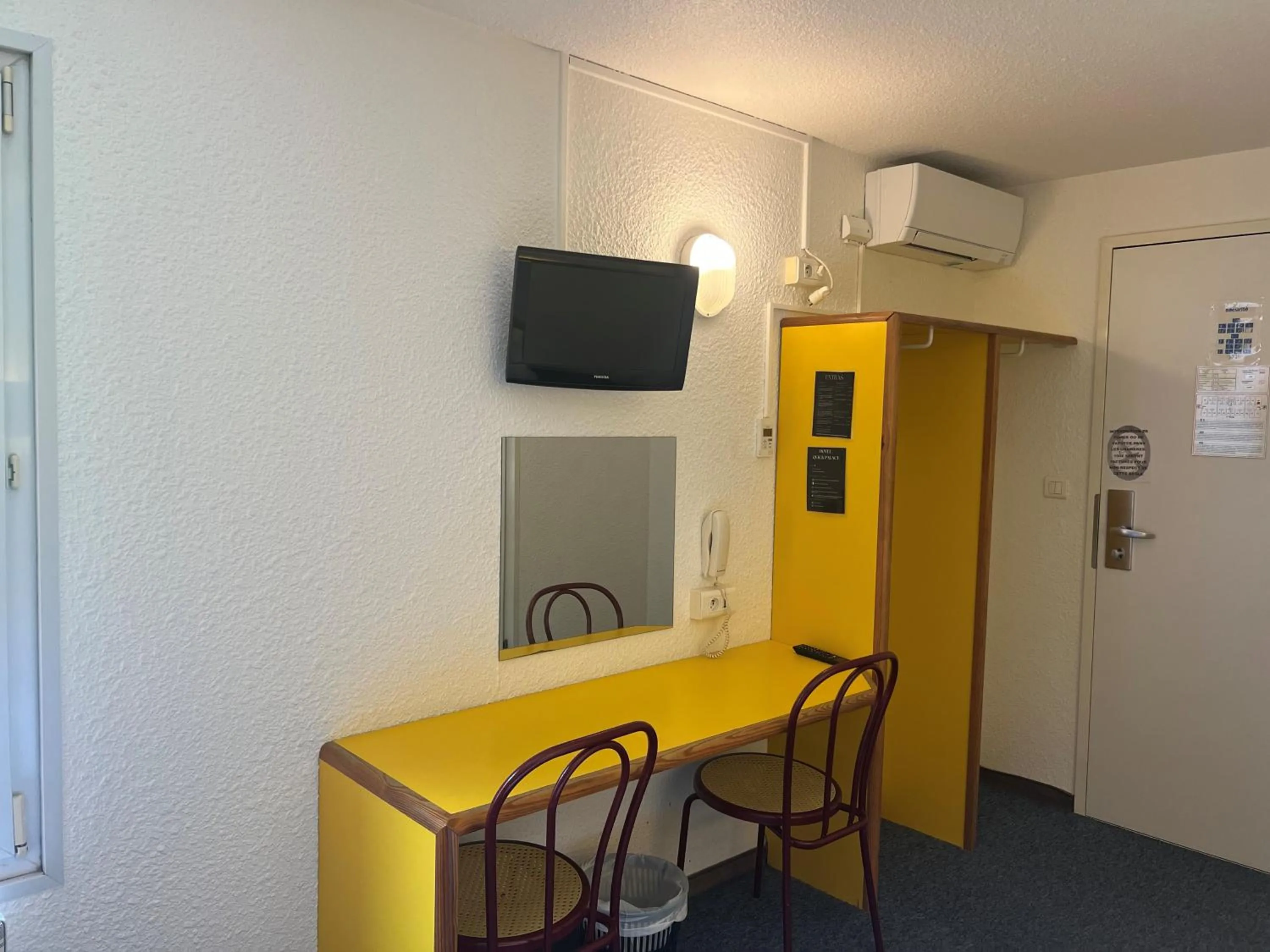 TV and multimedia in Quick Palace Anglet