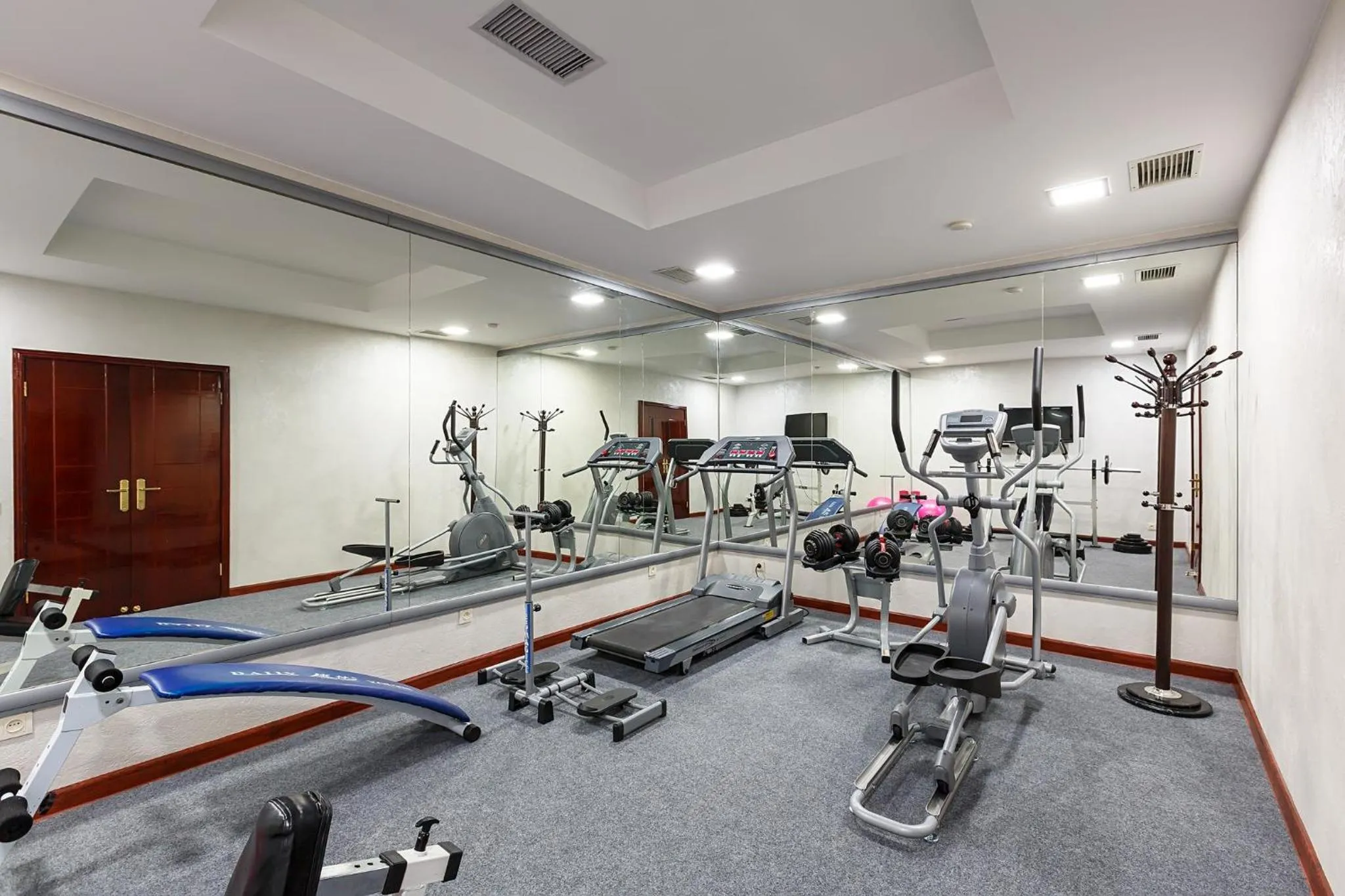 Fitness centre/facilities in Renion Residence Hotel