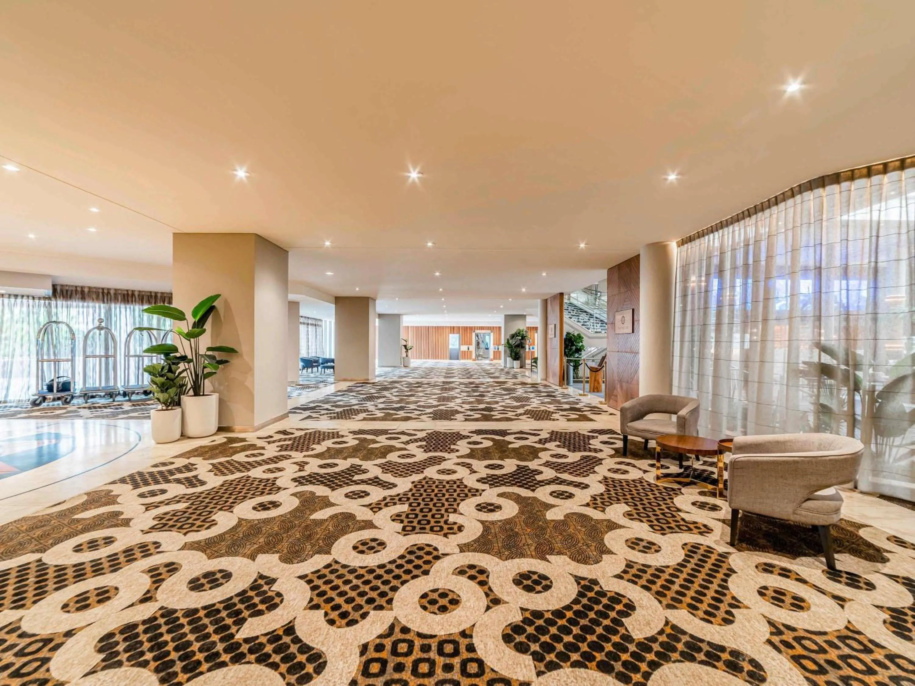Property building in Novotel Wollongong Northbeach