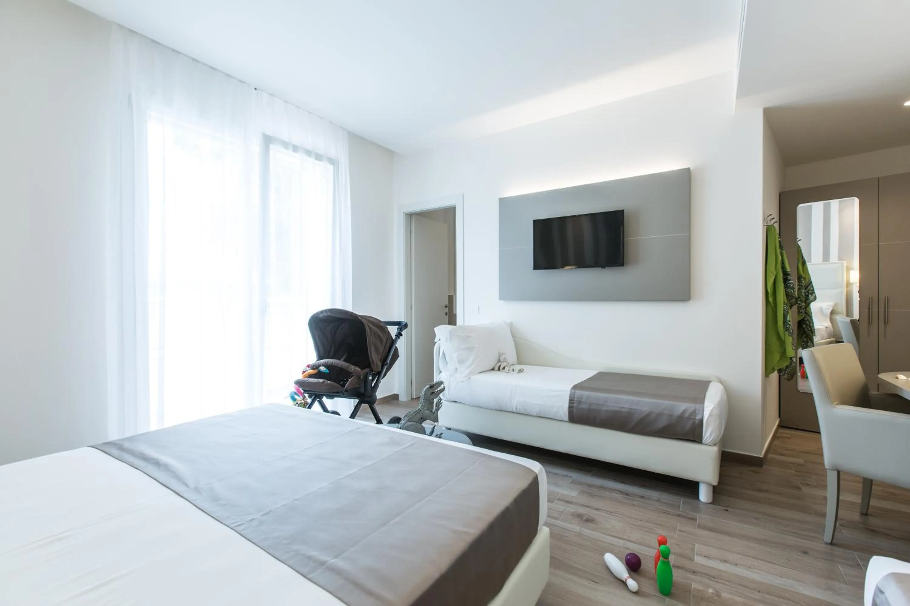 TV and multimedia, Bed in Hotel Luxor