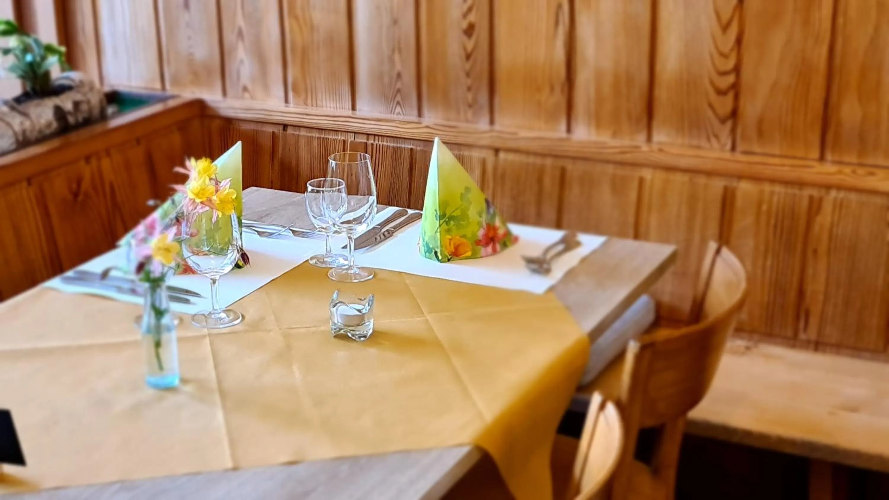 Restaurant/places to eat in Hotel Stätzerhorn