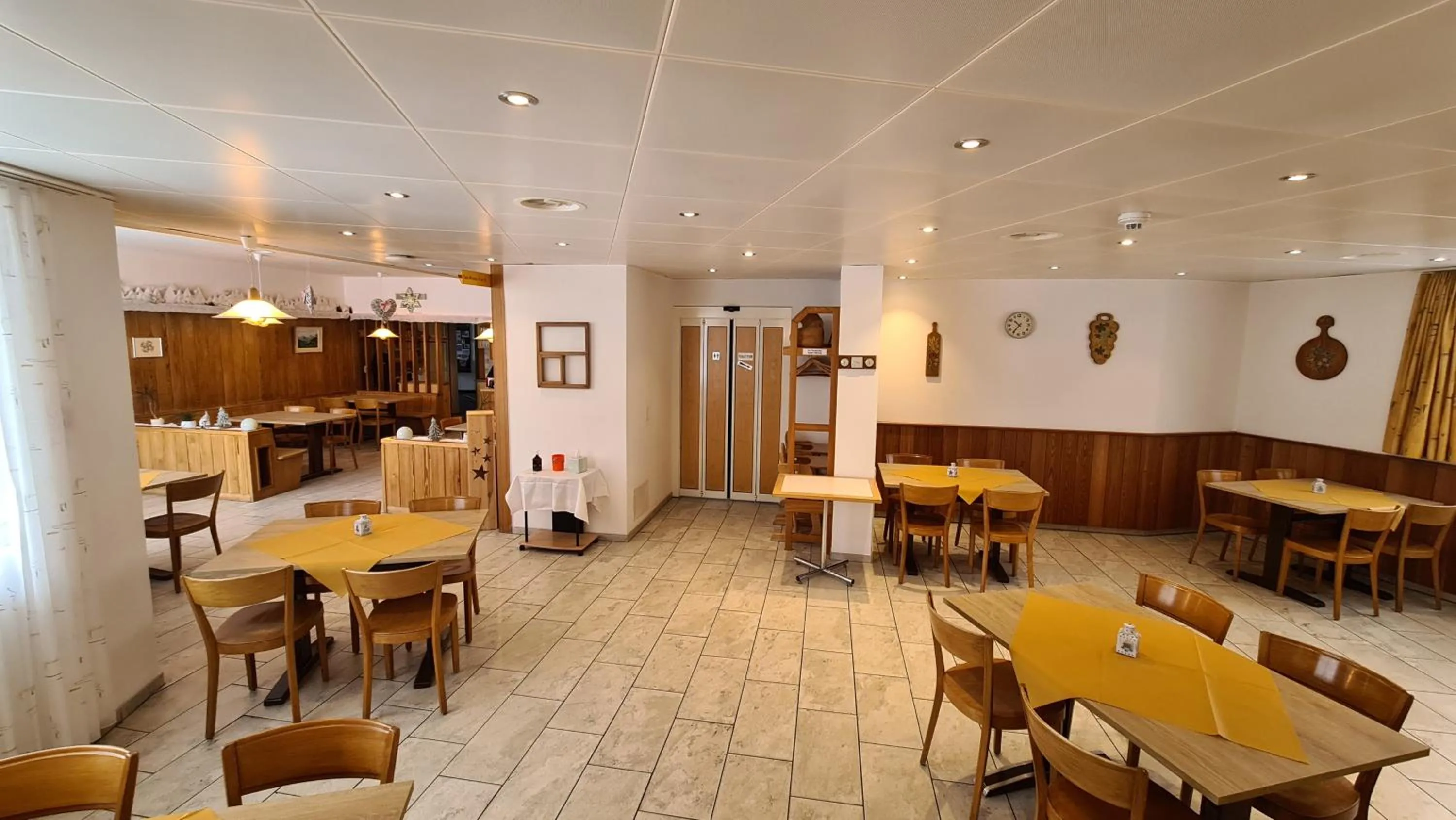 Restaurant/places to eat in Hotel Stätzerhorn