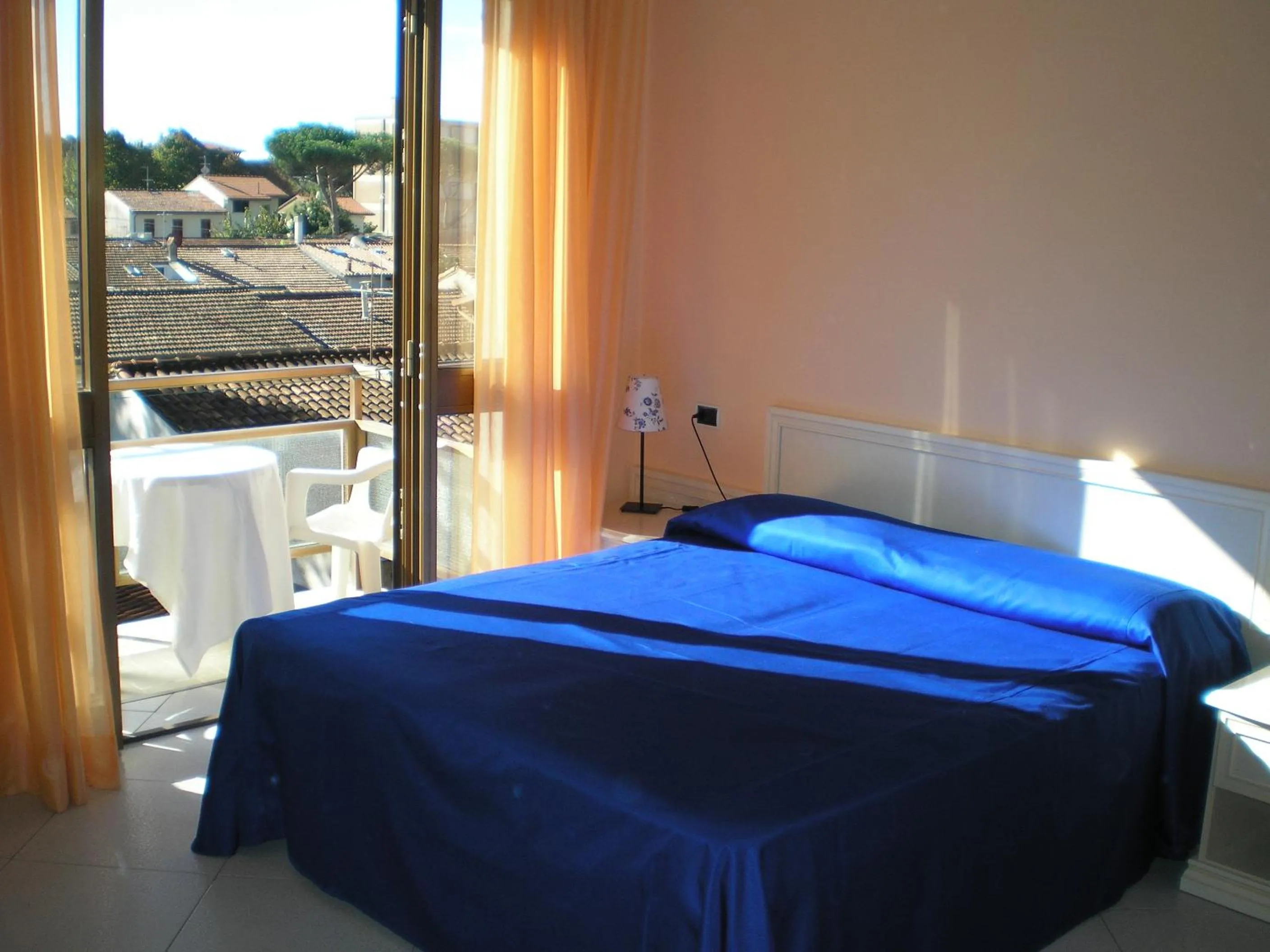 Photo of the whole room, Bed in Hotel Elizabeth