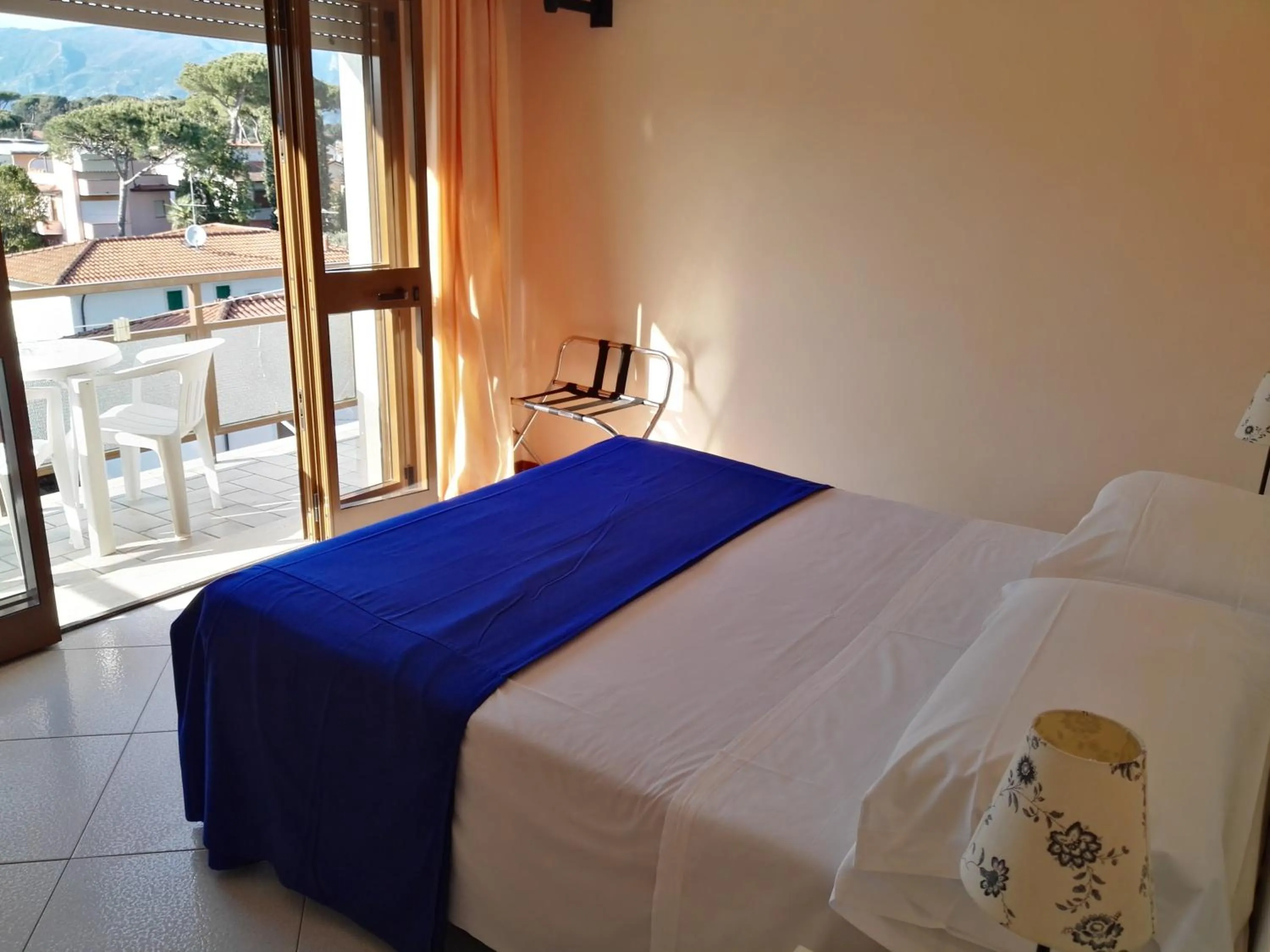 Photo of the whole room, Bed in Hotel Elizabeth