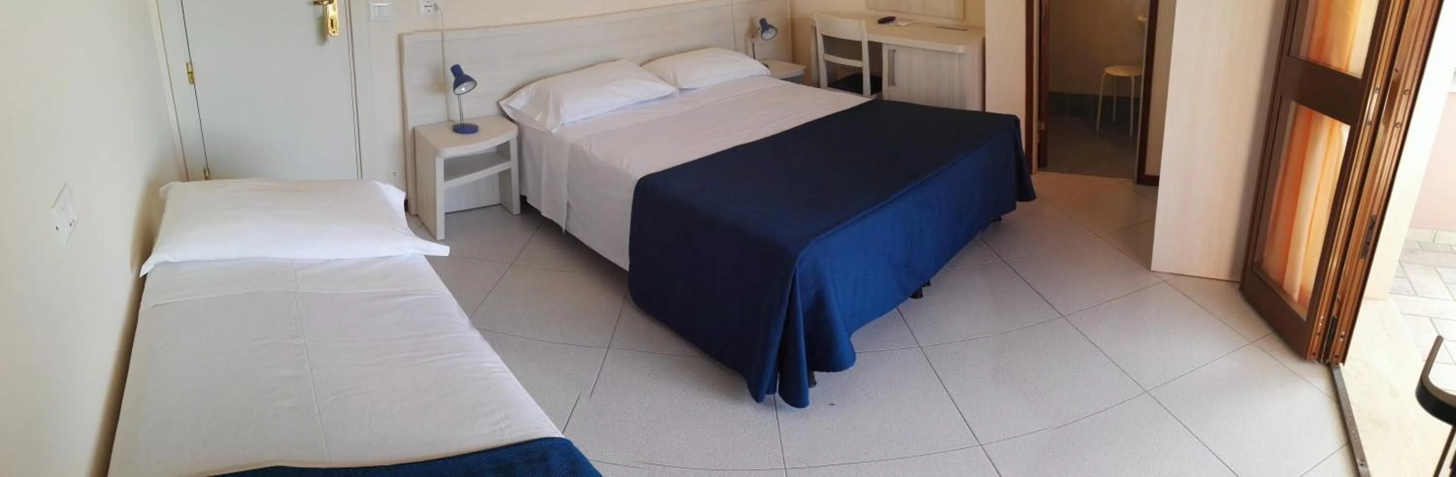 Photo of the whole room, Bed in Hotel Elizabeth