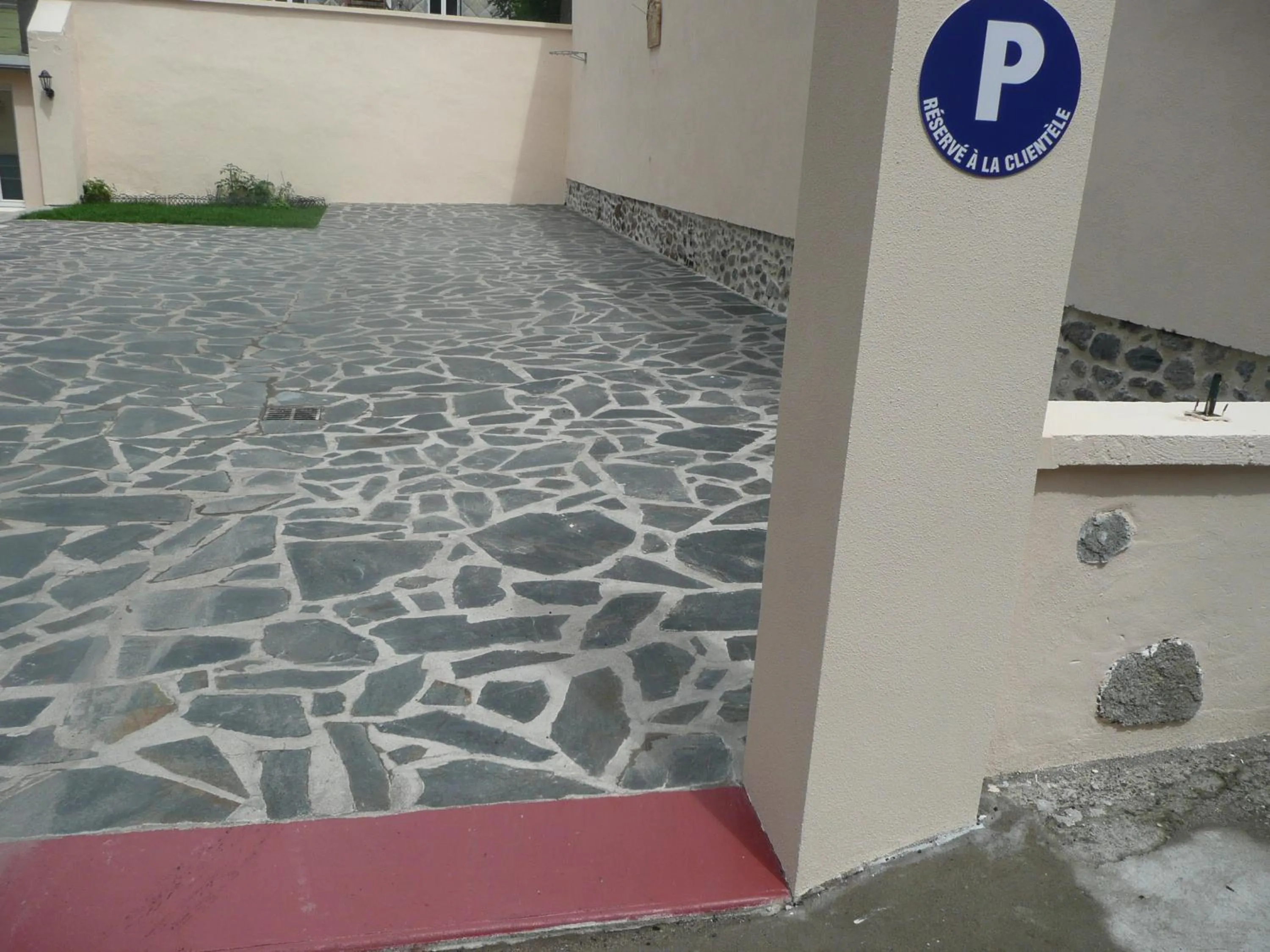 Facade/entrance in Residence L'Etoile du Sancy