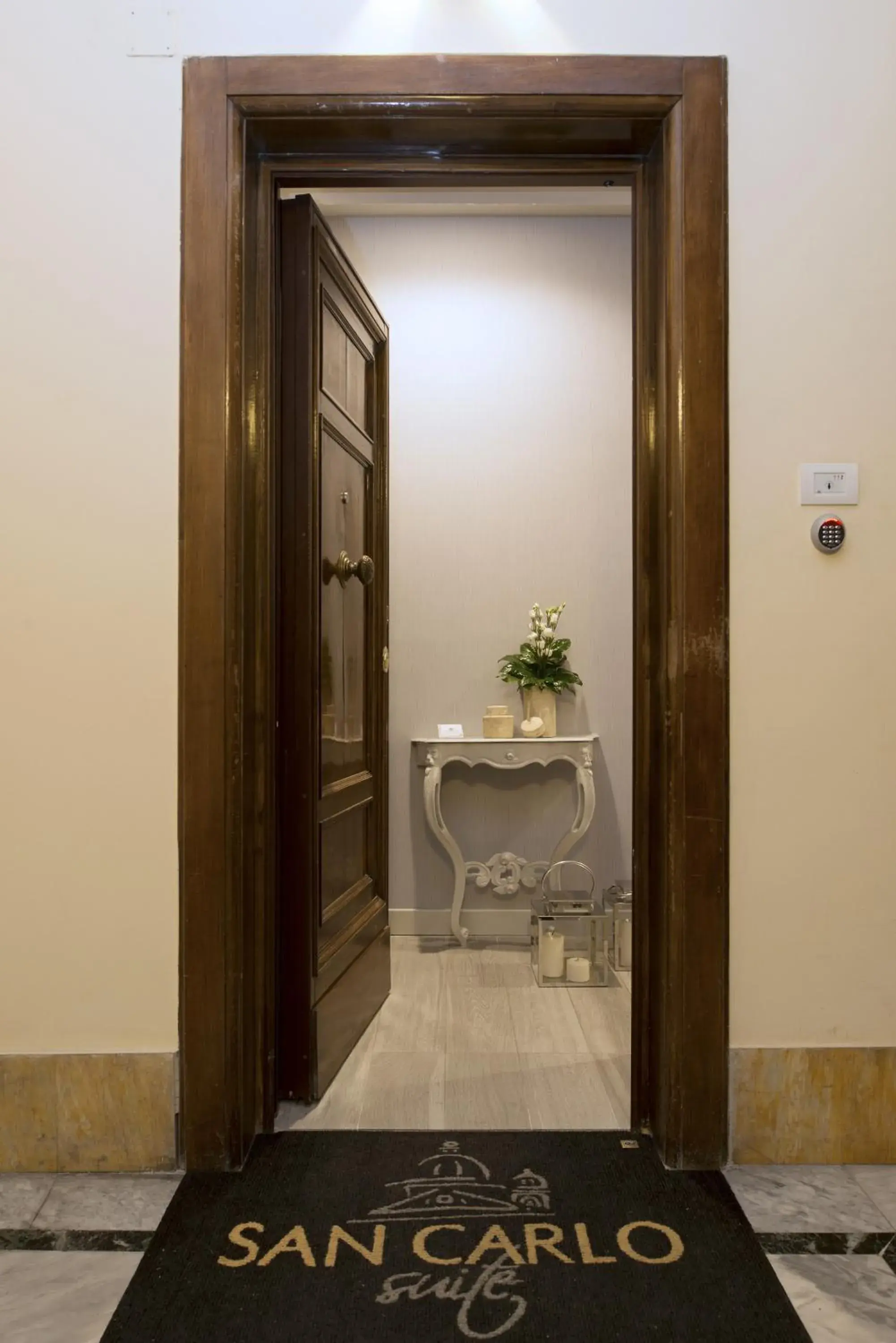 Facade/entrance in San Carlo Suite Facade/entrance in San Carlo Suite