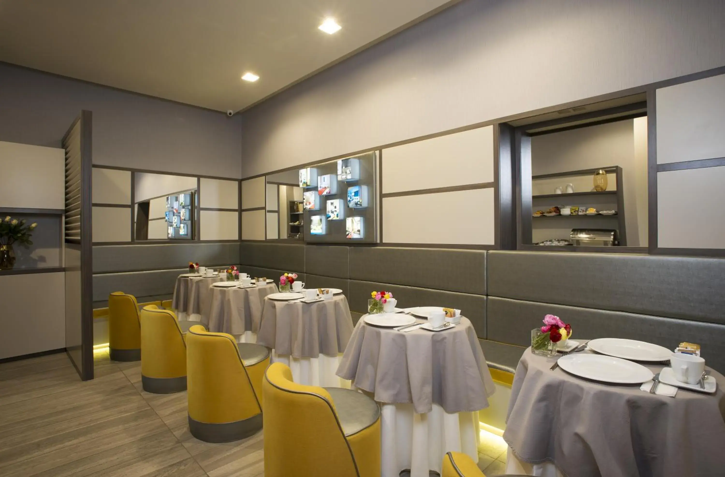 Restaurant/places to eat in San Carlo Suite Restaurant/places to eat in San Carlo Suite