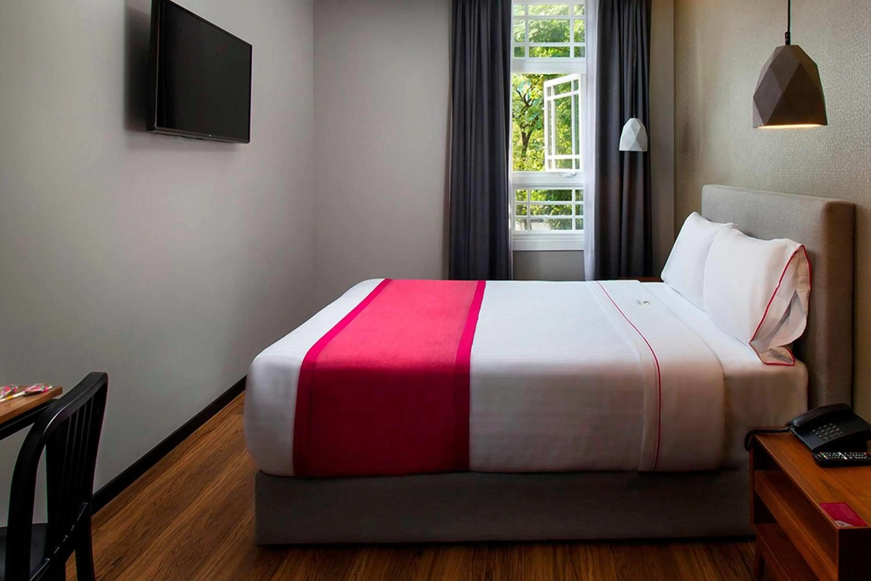 Photo of the whole room, Bed in Hotel MX mas reforma CDMX, Trademark Collection by Wyndham