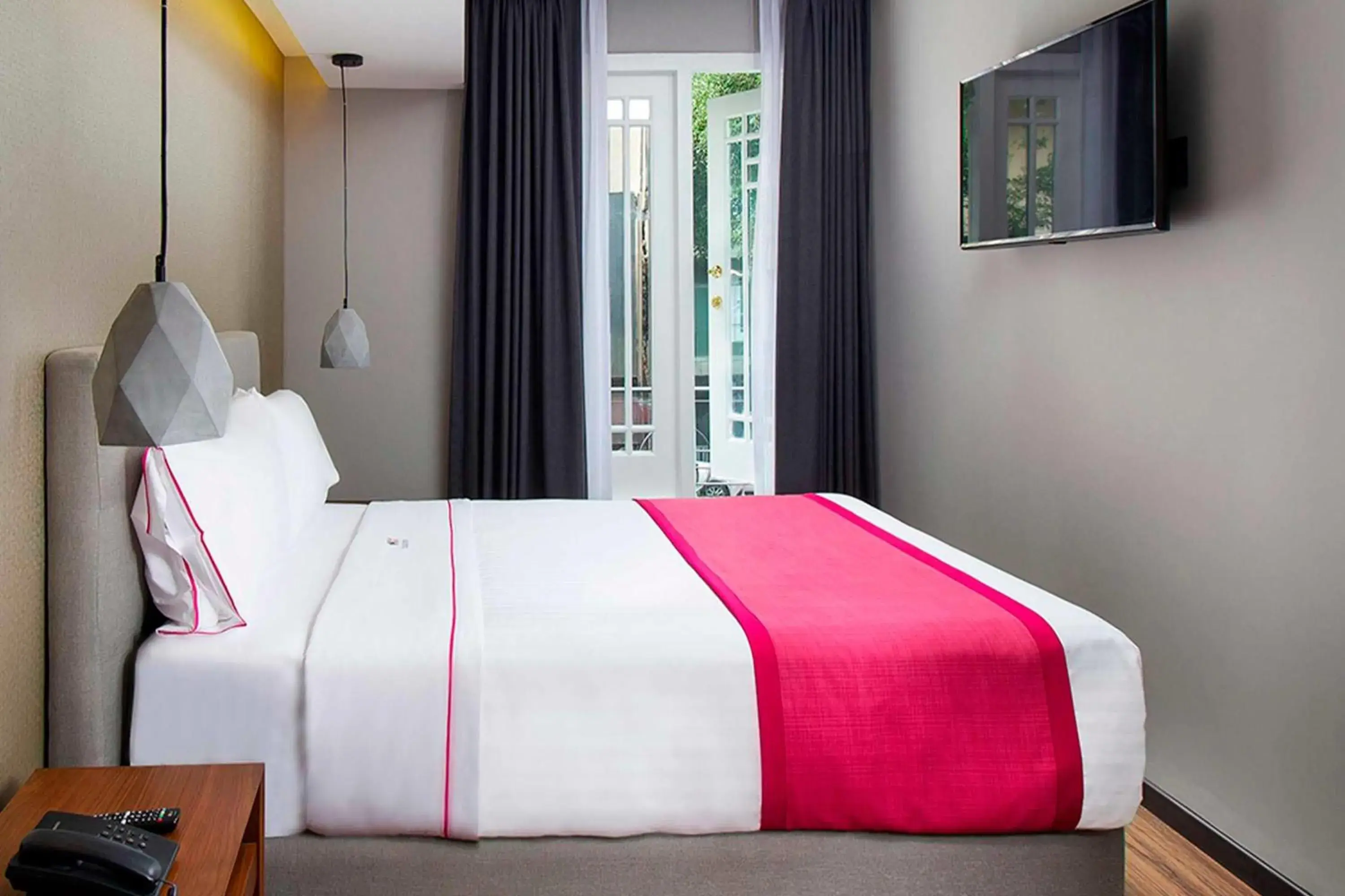 Photo of the whole room, Bed in Hotel MX mas reforma CDMX, Trademark Collection by Wyndham Photo of the whole room, Bed in Hotel MX mas reforma CDMX, Trademark Collection by Wyndham